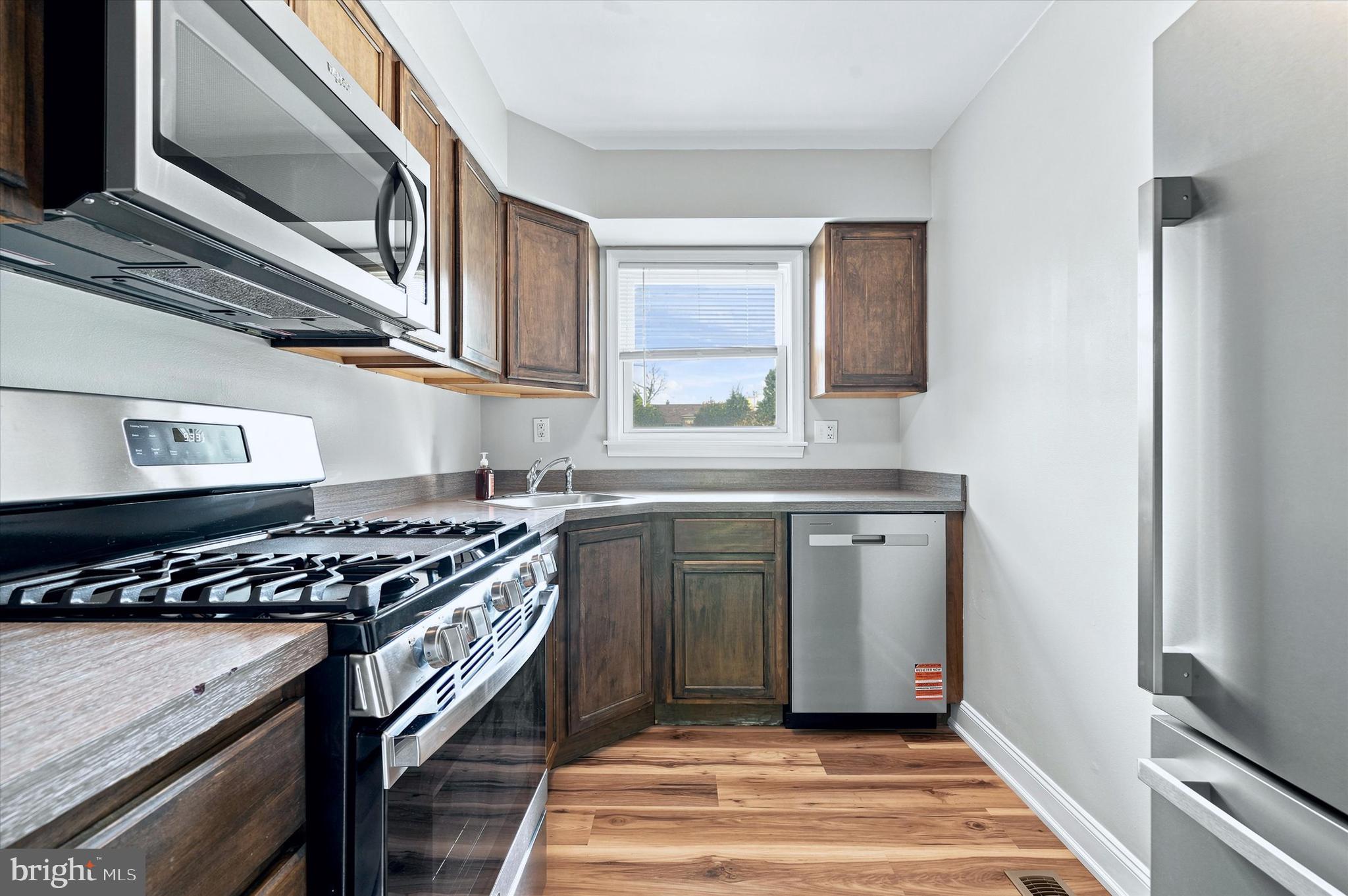 EAGLE GLEN - Residential