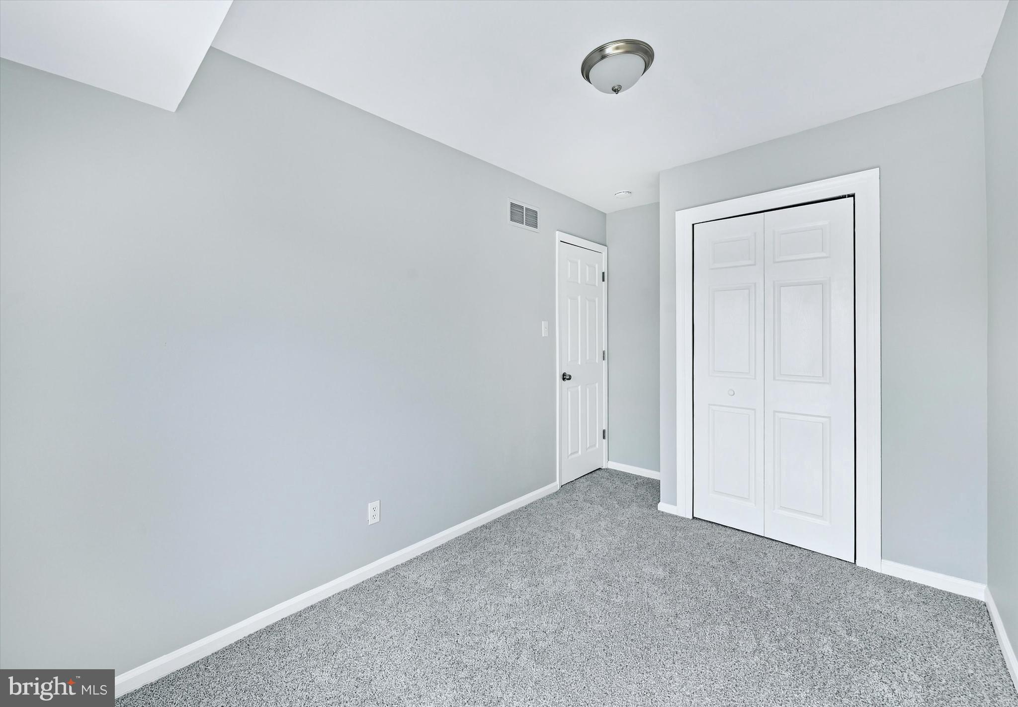 EAGLE GLEN - Residential