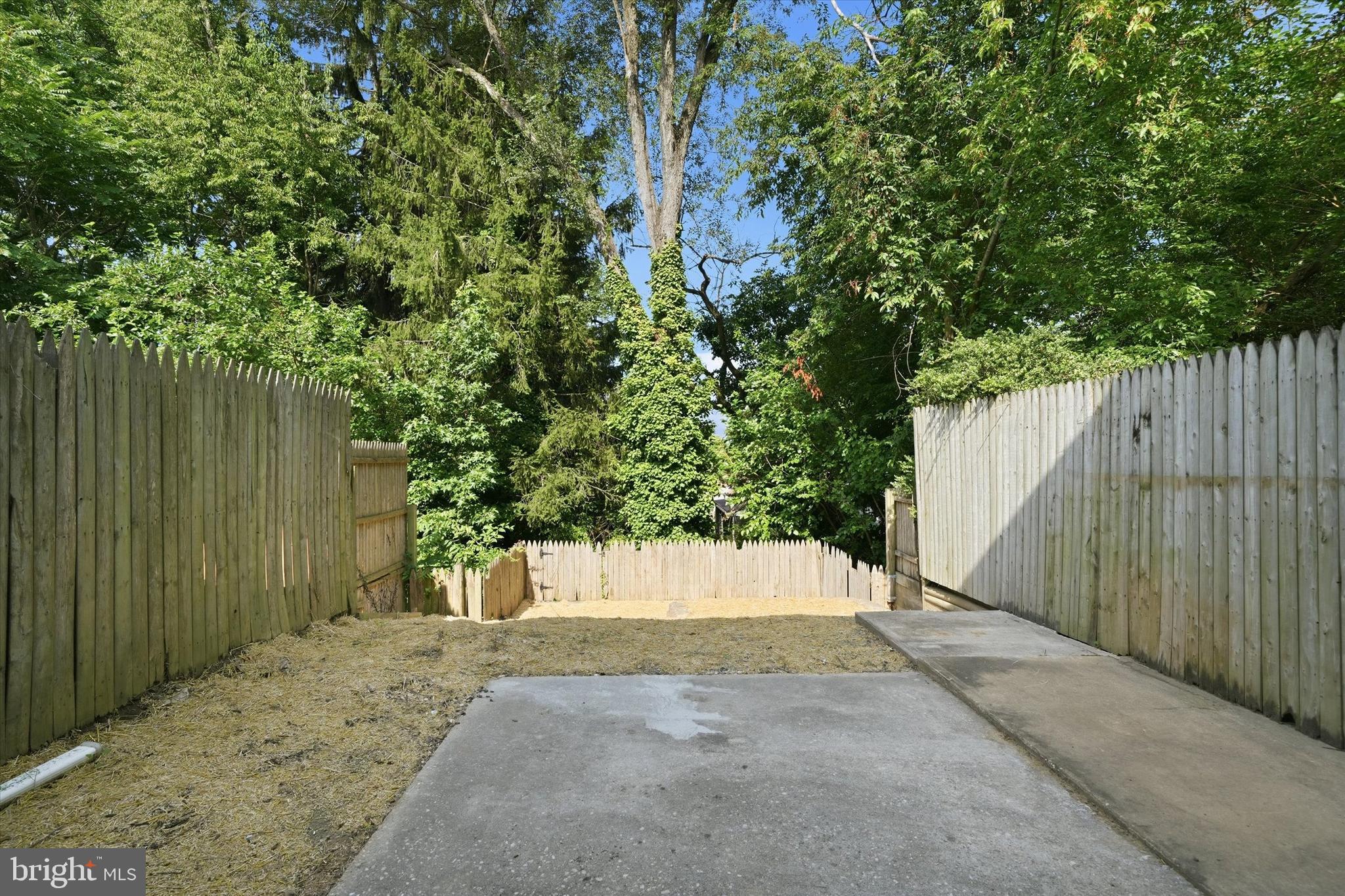 EAGLE GLEN - Residential