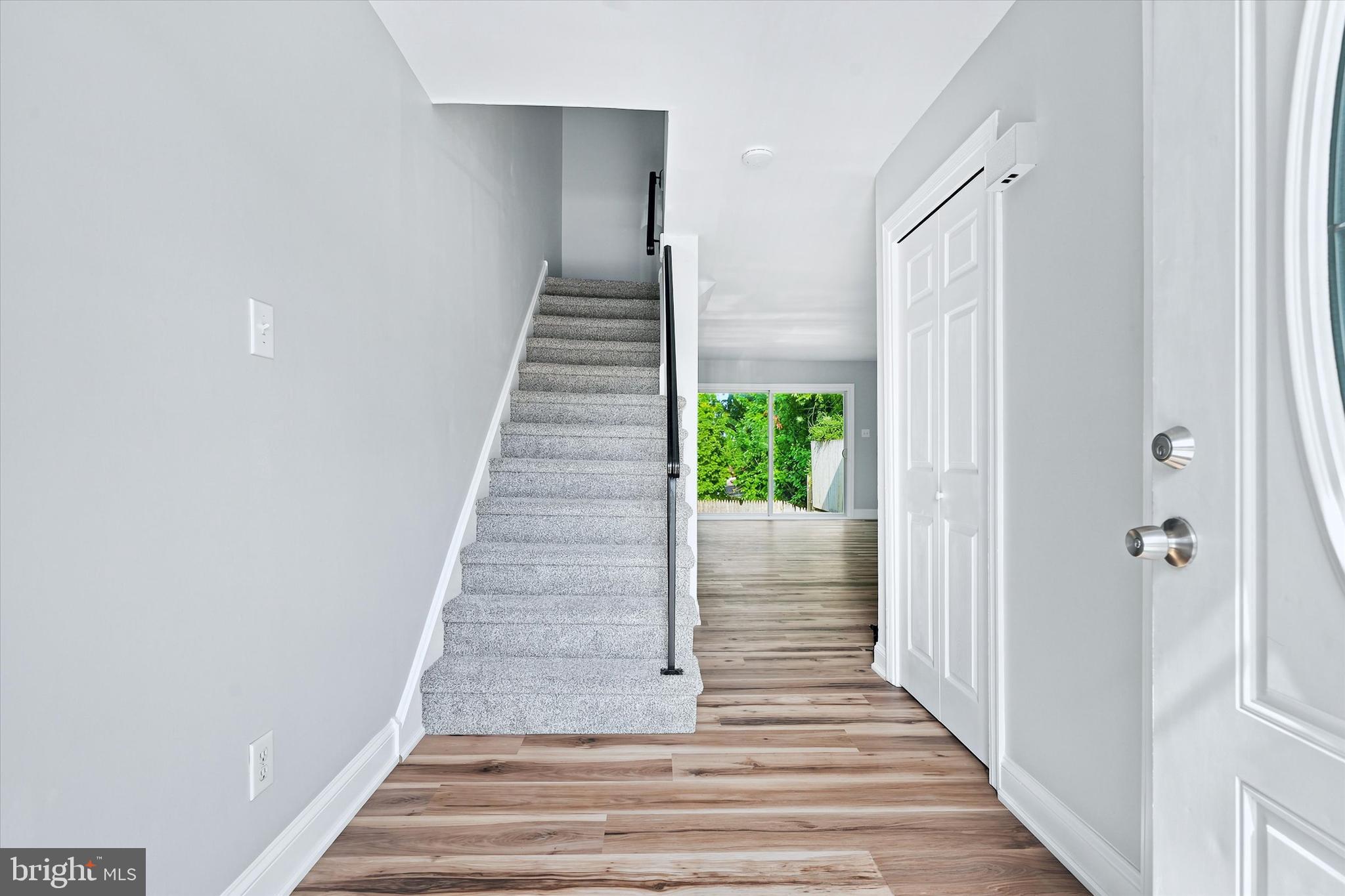 EAGLE GLEN - Residential