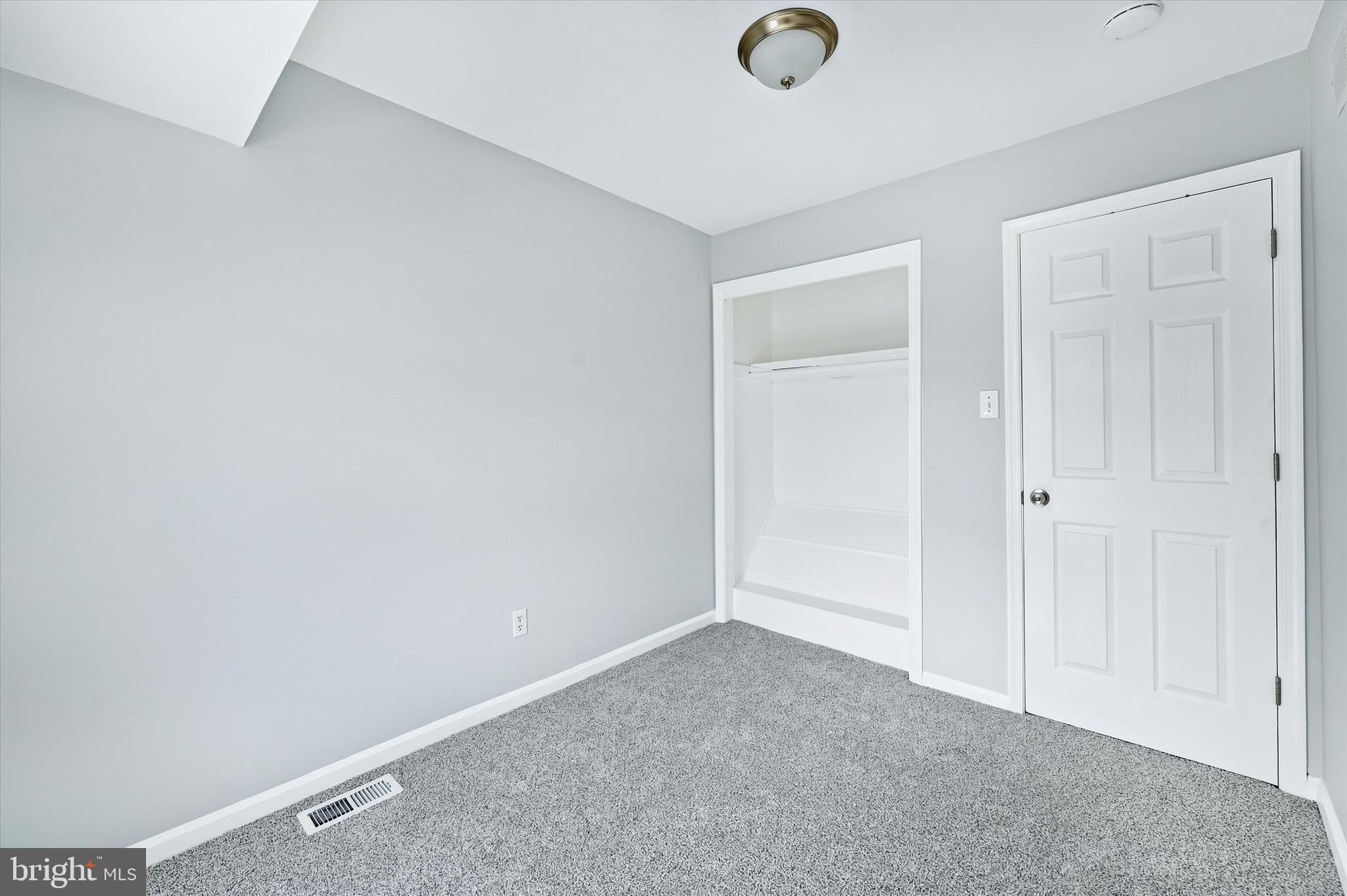 EAGLE GLEN - Residential