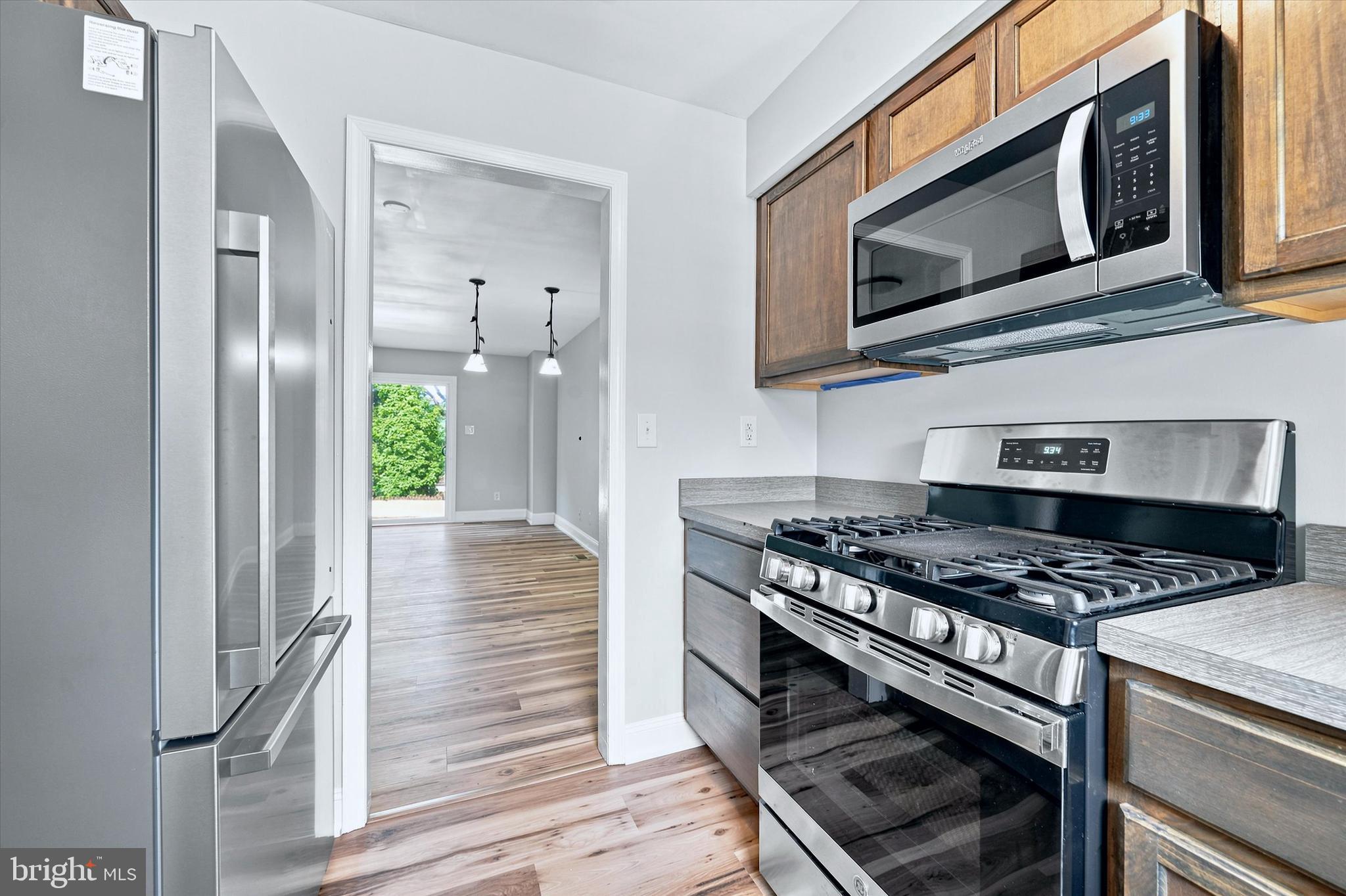 EAGLE GLEN - Residential