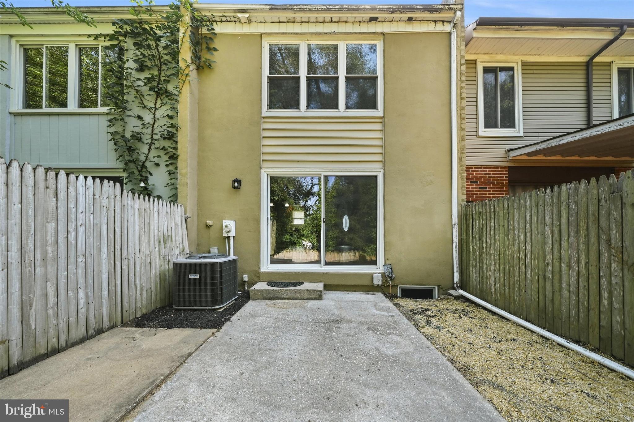 EAGLE GLEN - Residential