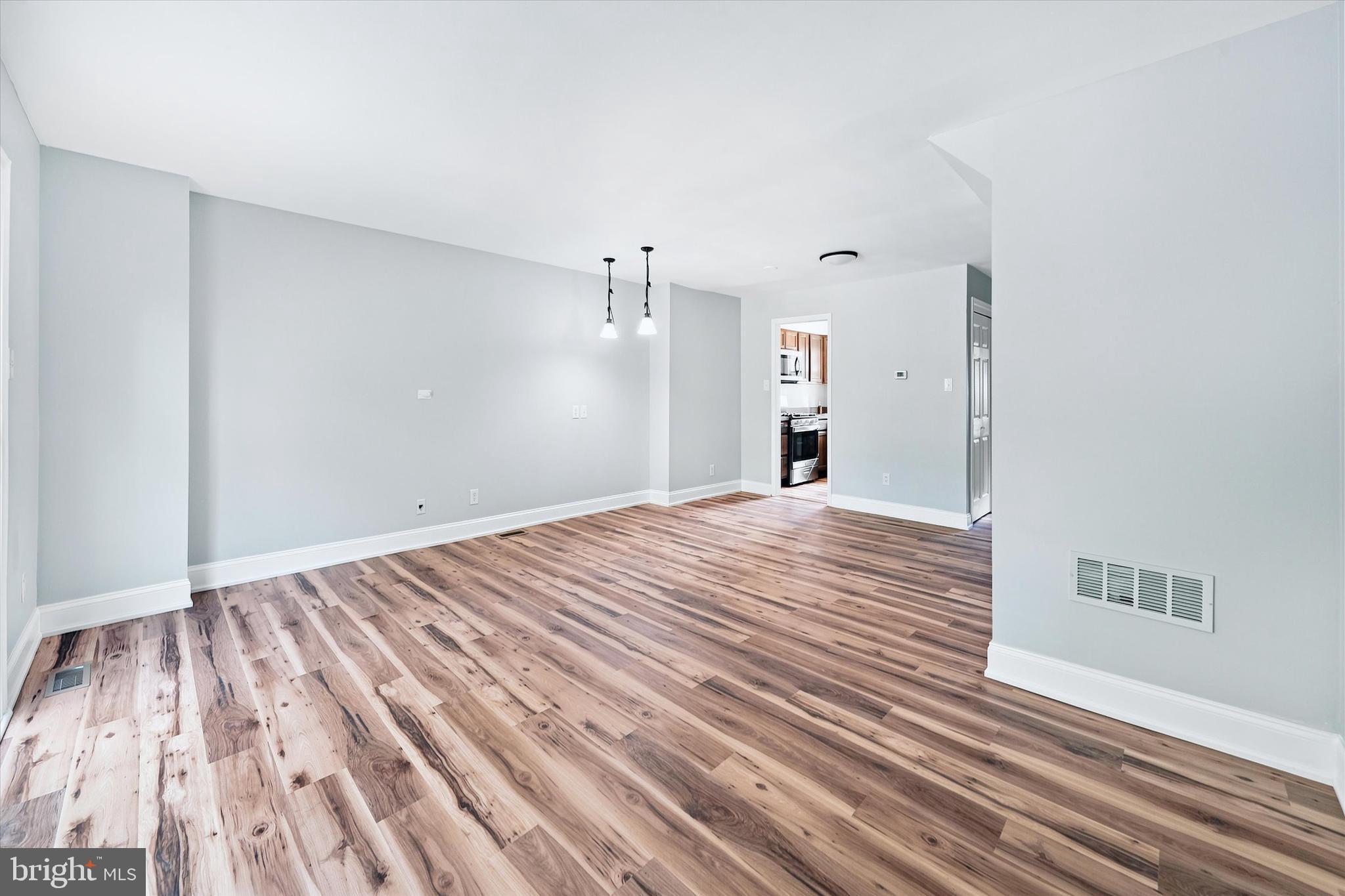 EAGLE GLEN - Residential
