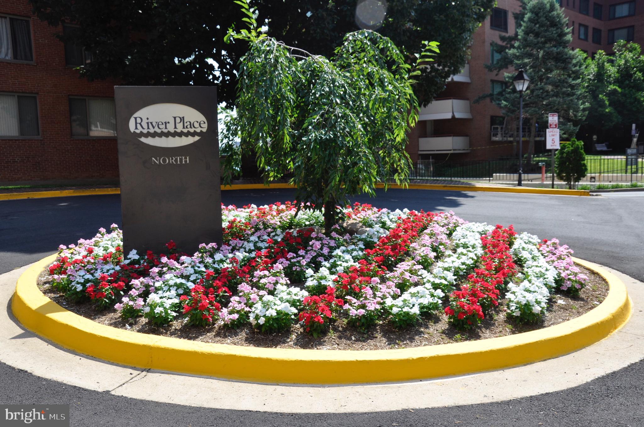 RIVER PLACE - Residential