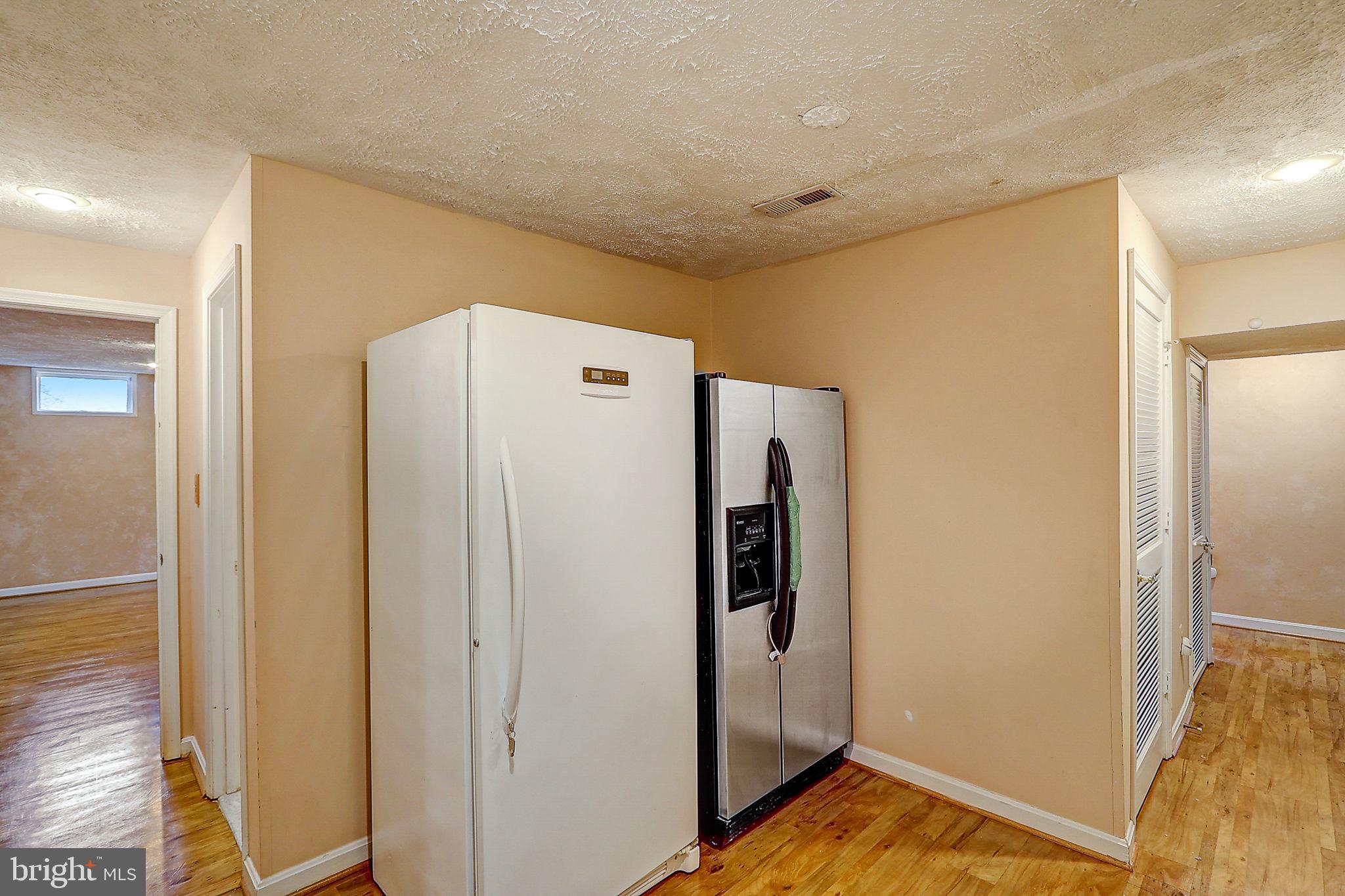 OAKTON GROVE - Residential