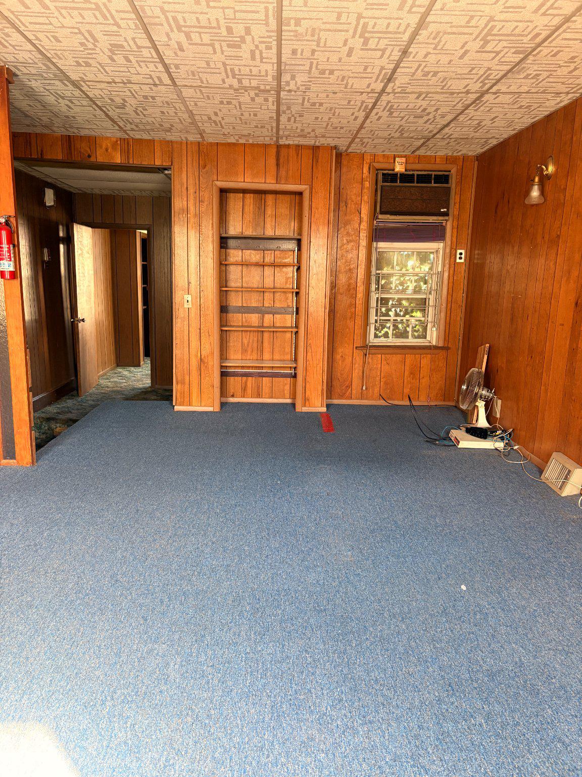 GERMANTOWN - Commercial Sale