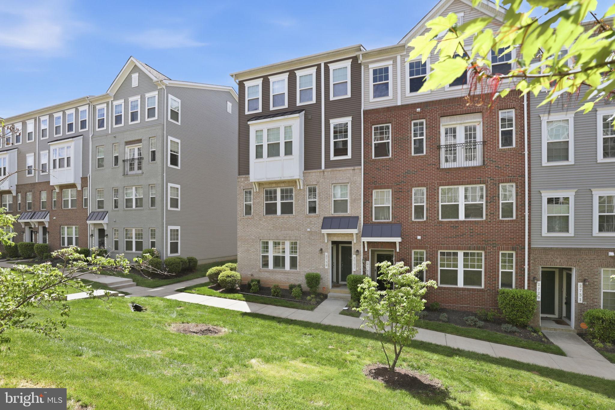 METRO POINTE - Residential