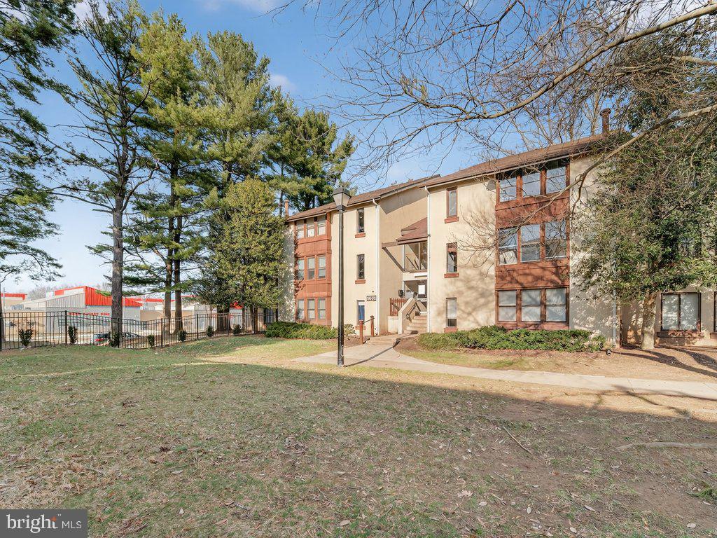 VOM VILLAGE CENTER - Residential