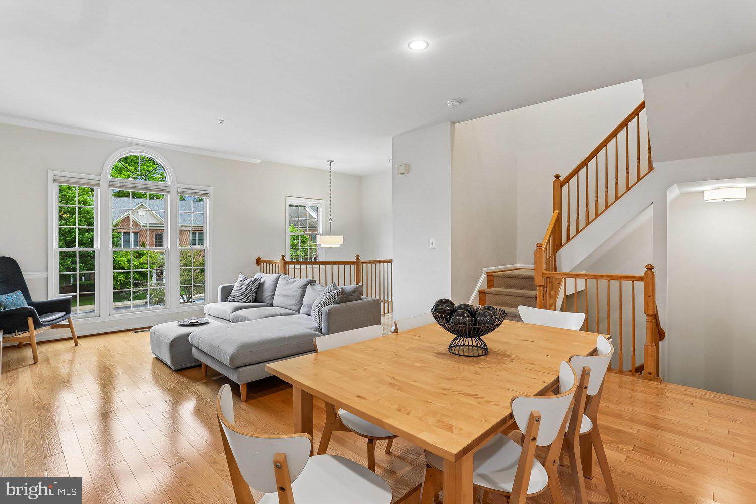 ROSE HILL FALLS - Residential