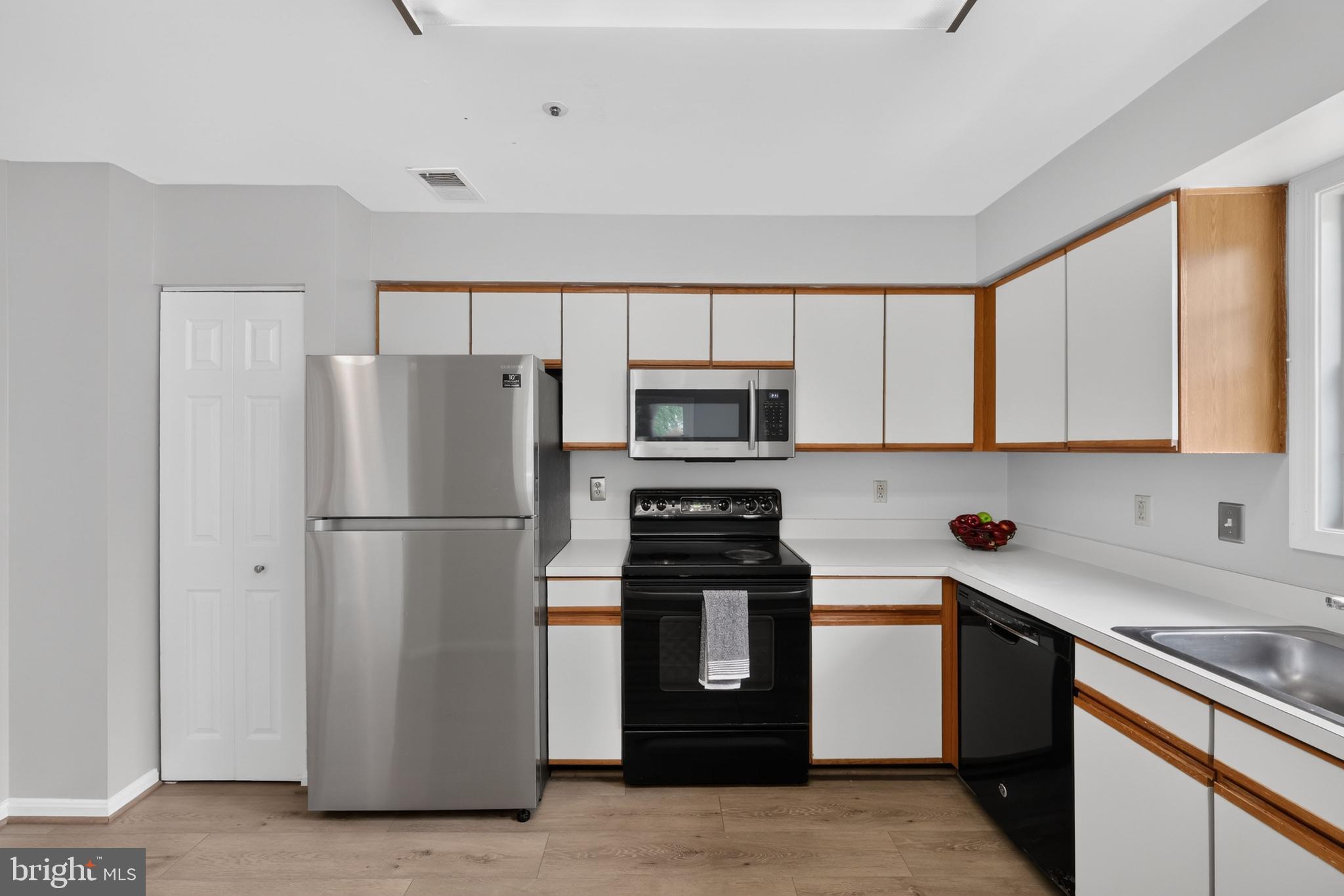 VILL AT MANCHESTER FARMS - Residential