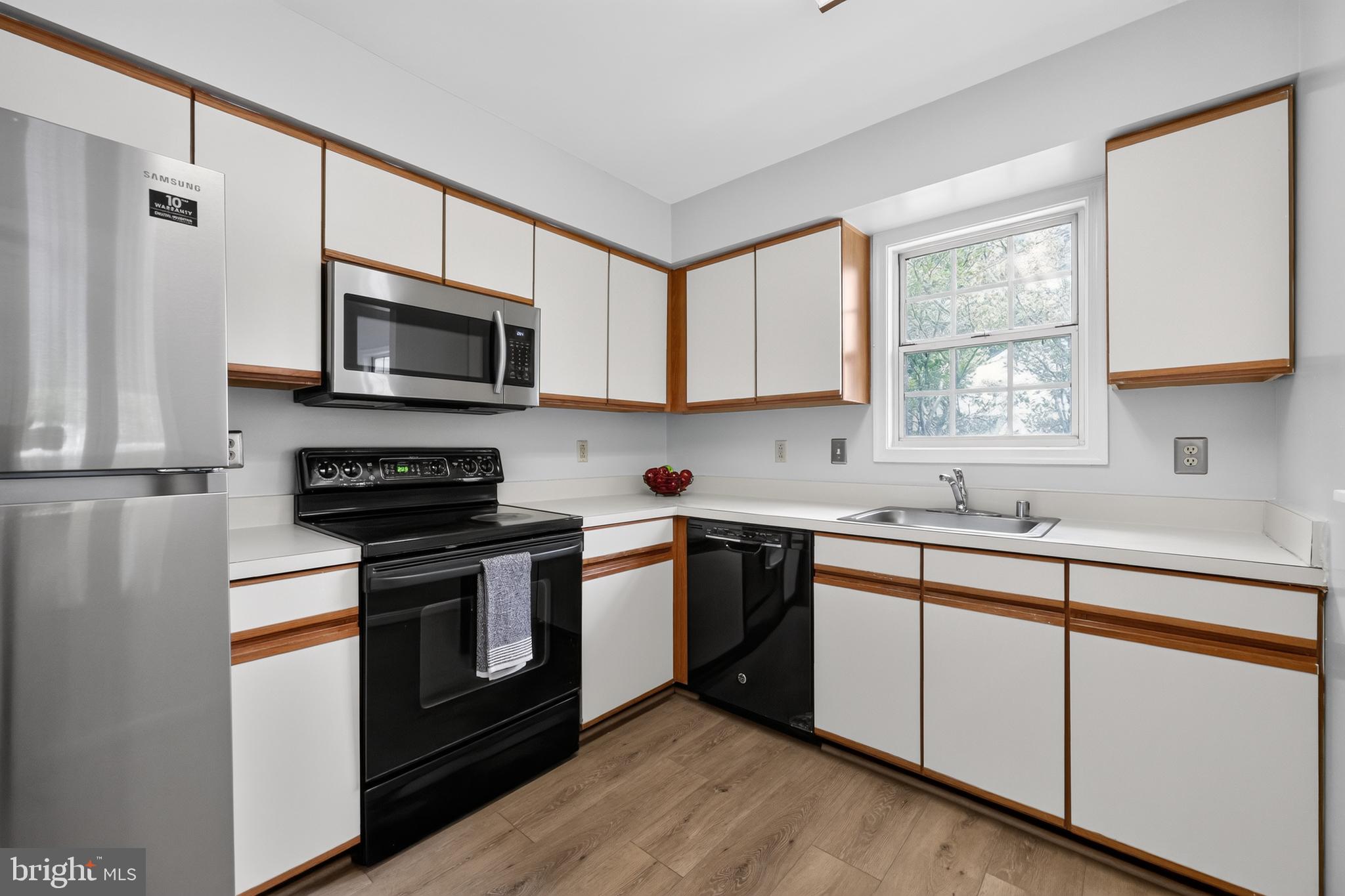 VILL AT MANCHESTER FARMS - Residential