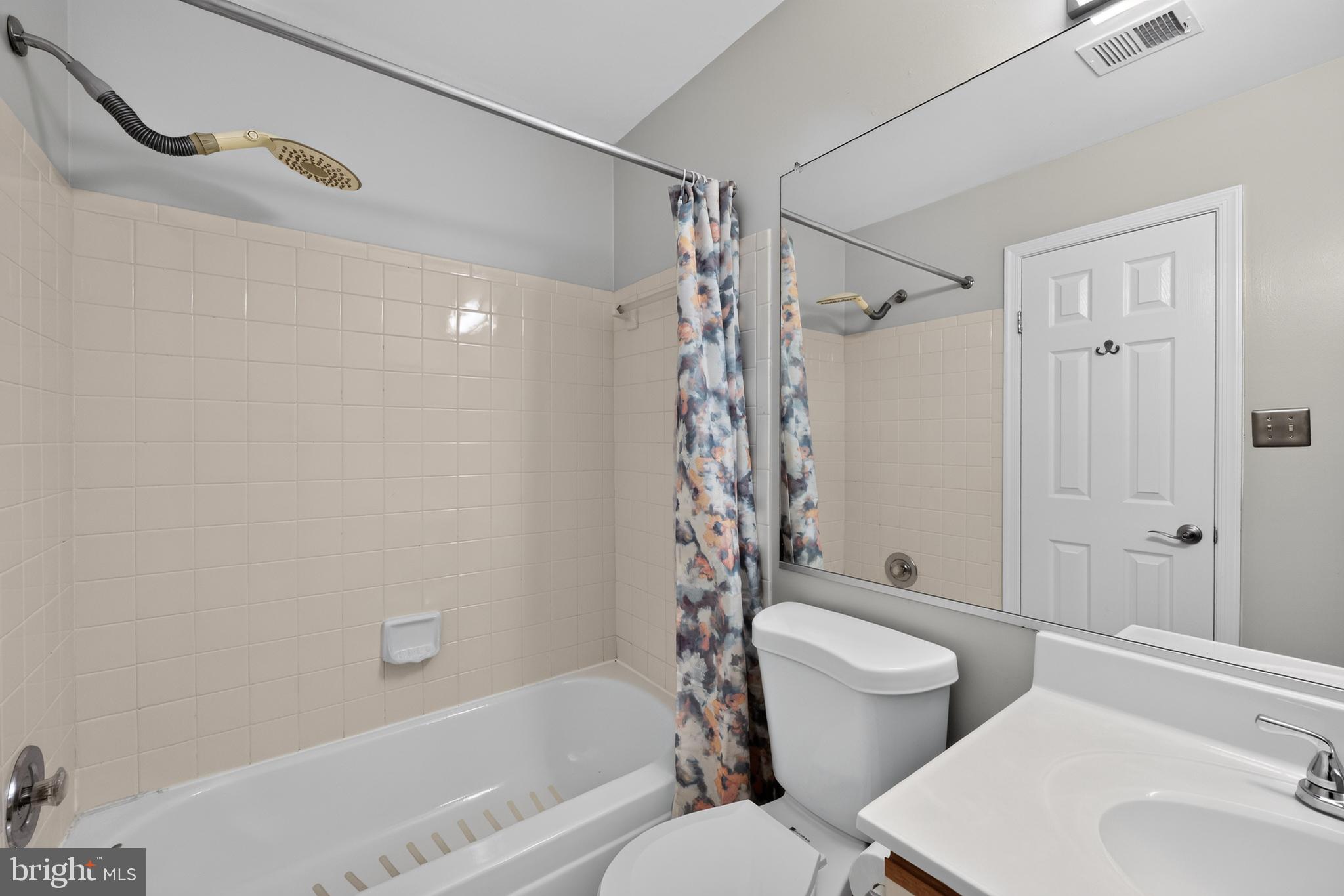 VILL AT MANCHESTER FARMS - Residential