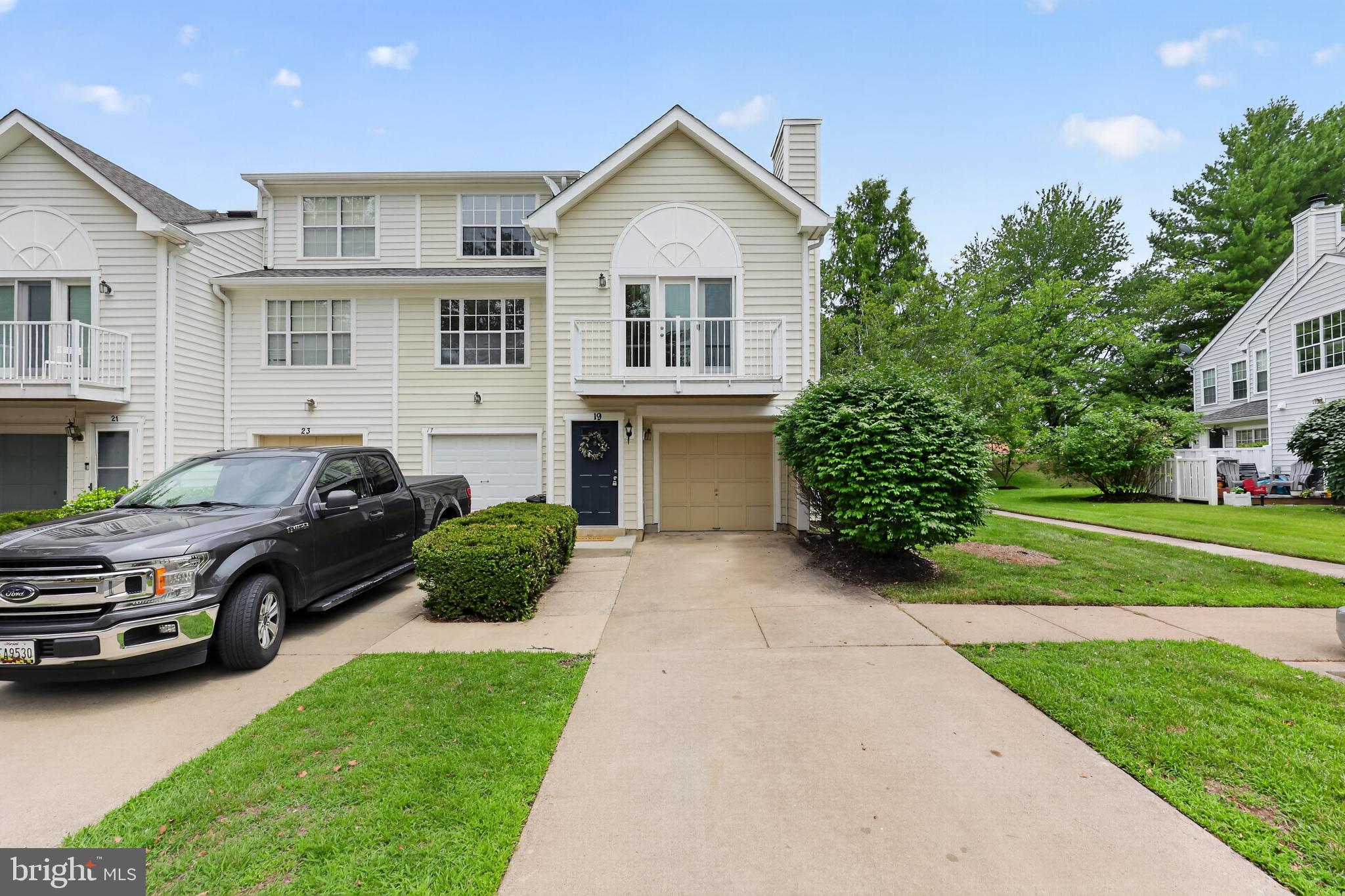 VILL AT MANCHESTER FARMS - Residential