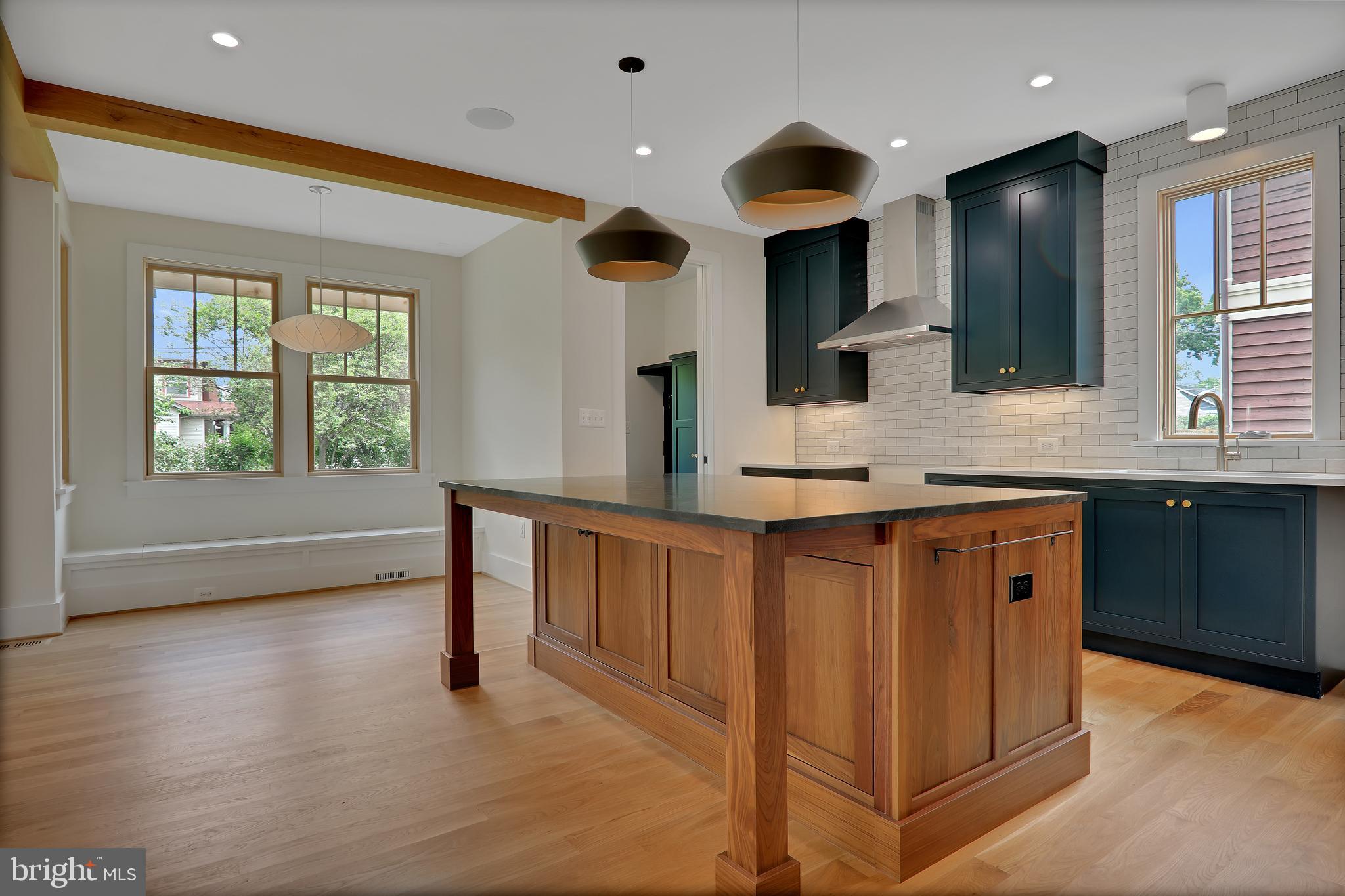 ROSEMONT PARK - Residential