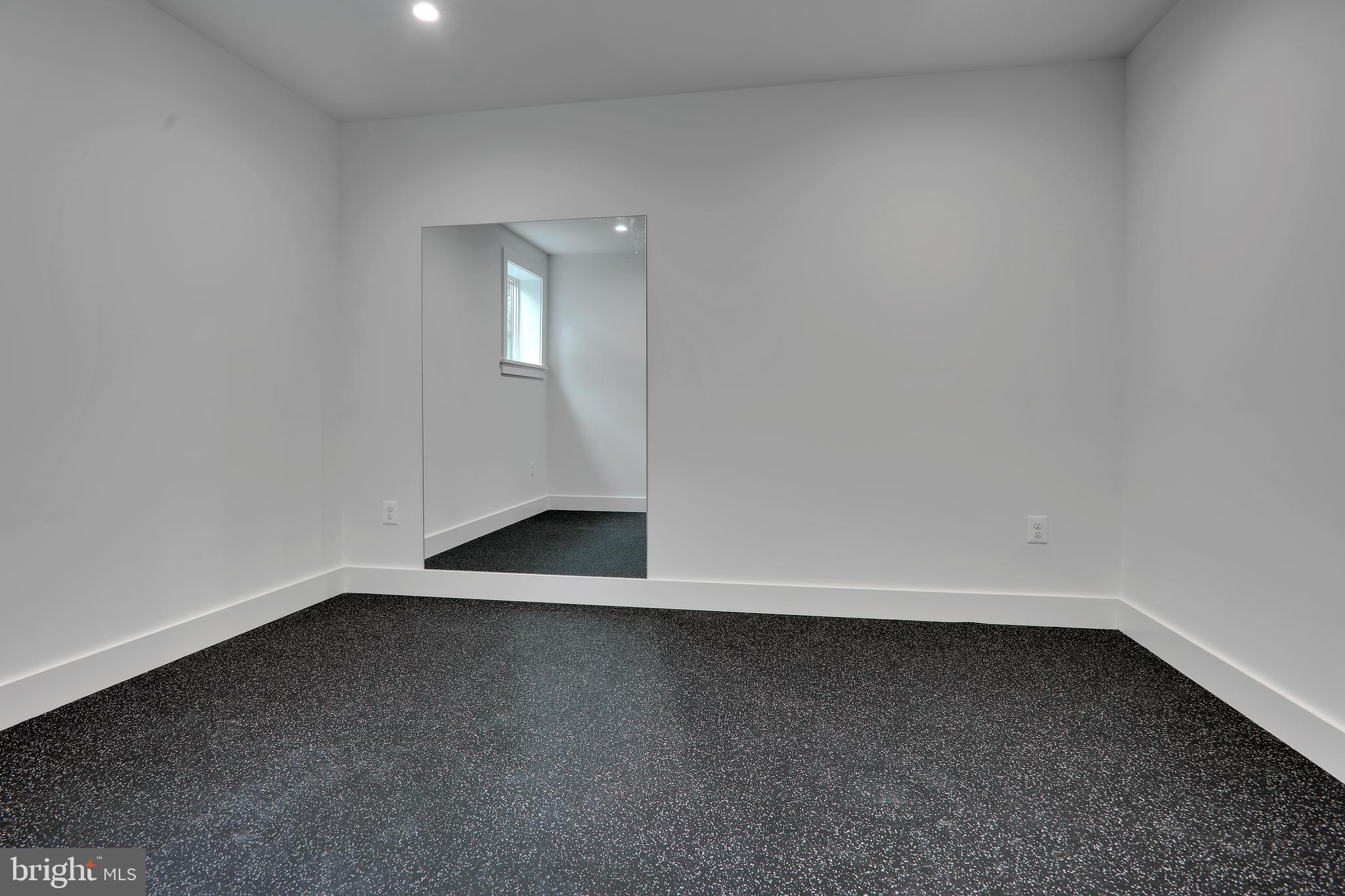ROSEMONT PARK - Residential