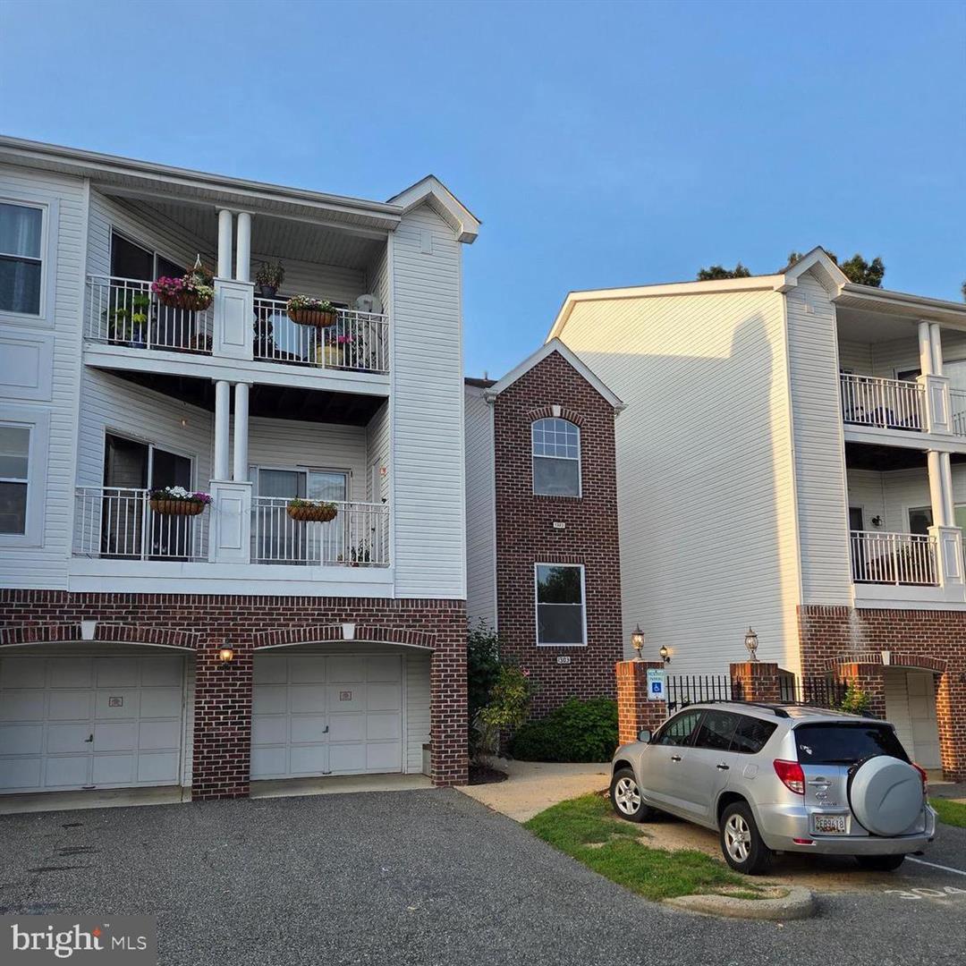 This spacious unit features a primary suite, a second bedroom with dual-entry bath access, and a flexible third bedroom/den/study with sliders leading to a fully private patio and backyard—ideal for buyers needing extra living or work-from-home space. Recent updates include new carpet, refreshed bathrooms, modern windows, and brand-new appliances. A clean, turnkey property that’s easy to show and sure to impress your clients