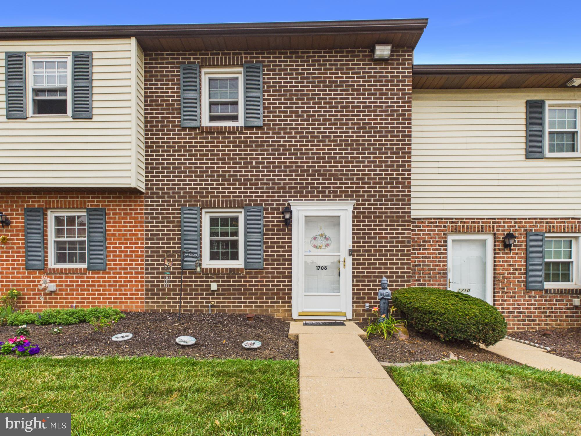 WESTGATE MANOR - Residential