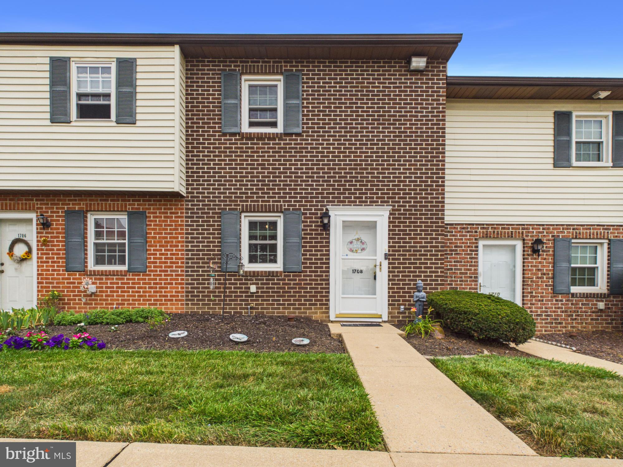 WESTGATE MANOR - Residential