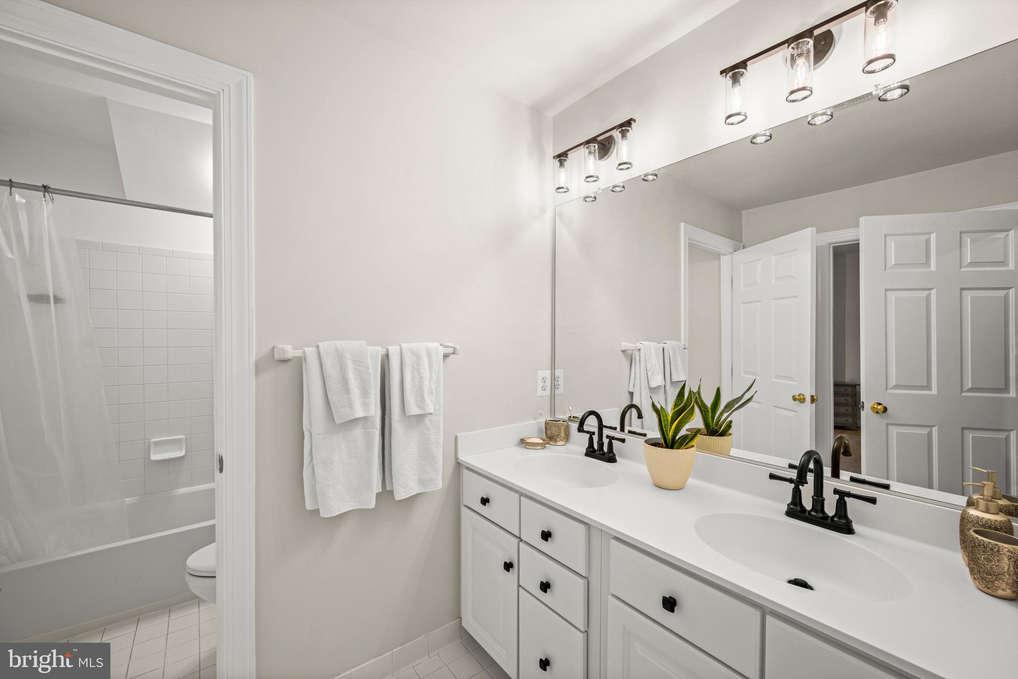 SMALLS NURSERY - Residential