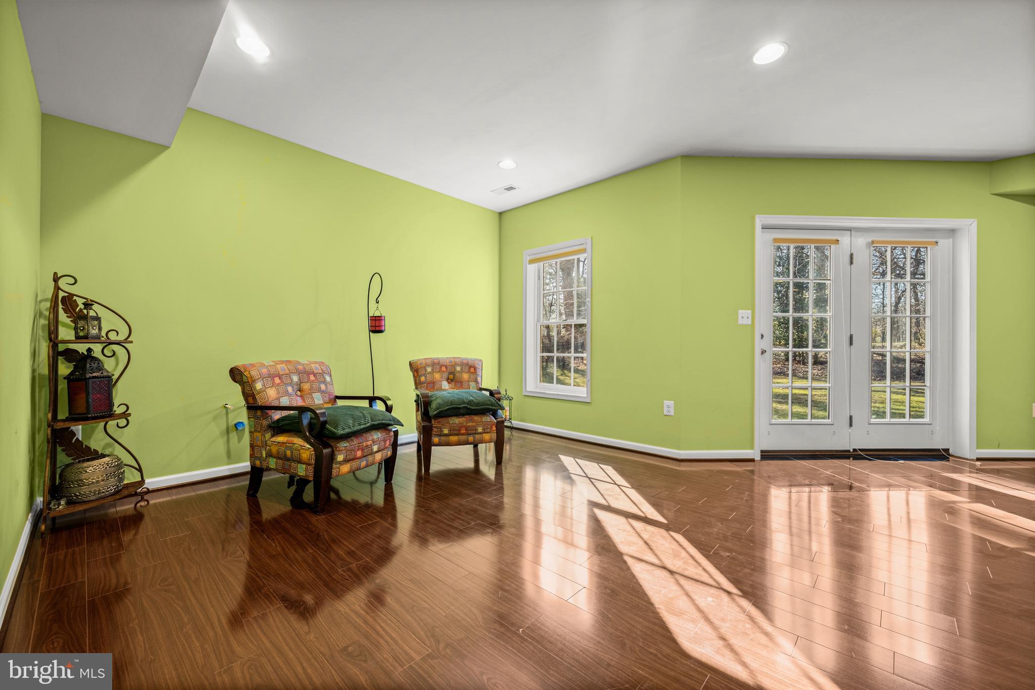 SMALLS NURSERY - Residential