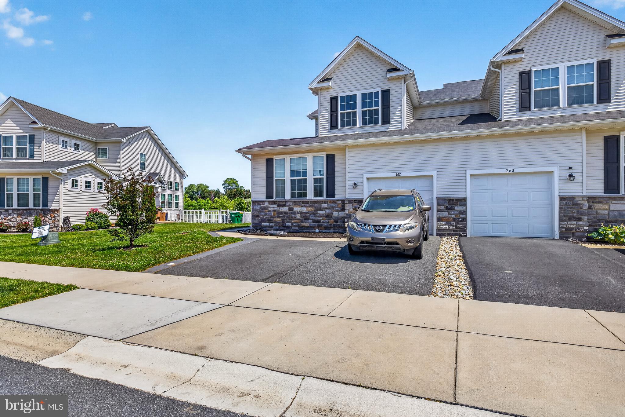 HYETTS CROSSING - Residential