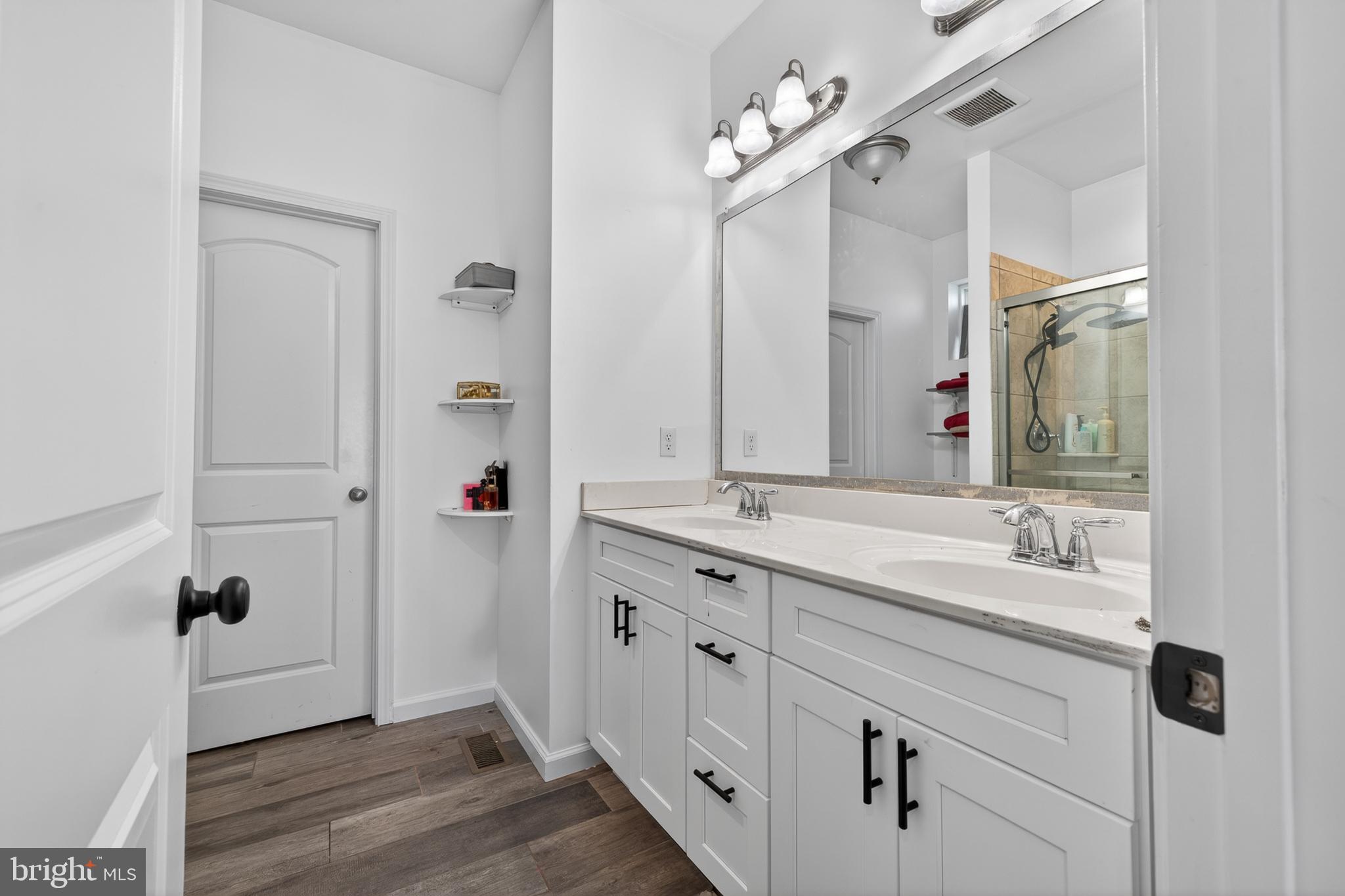 HYETTS CROSSING - Residential