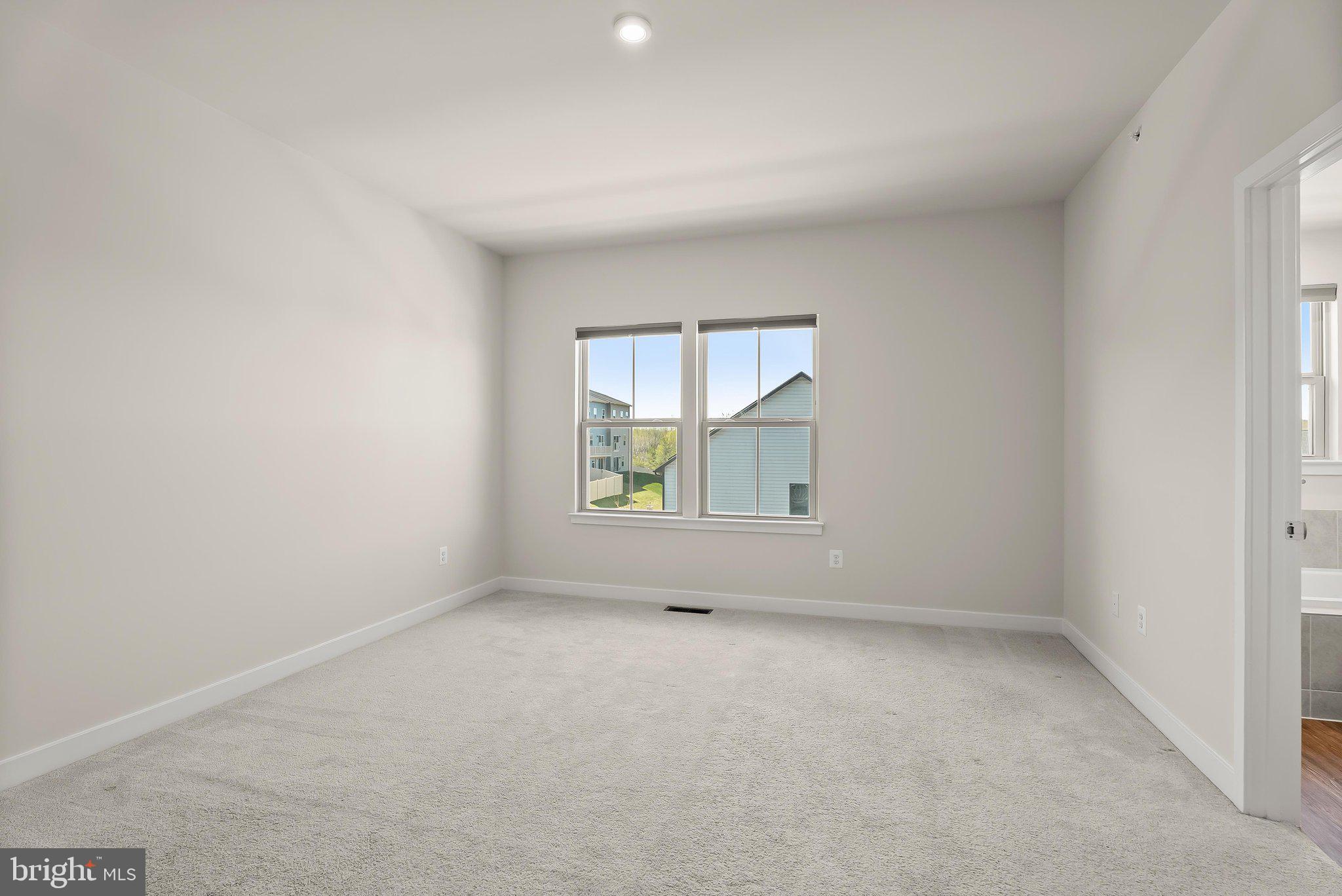 LAKE LINGANORE OAKDALE - Residential