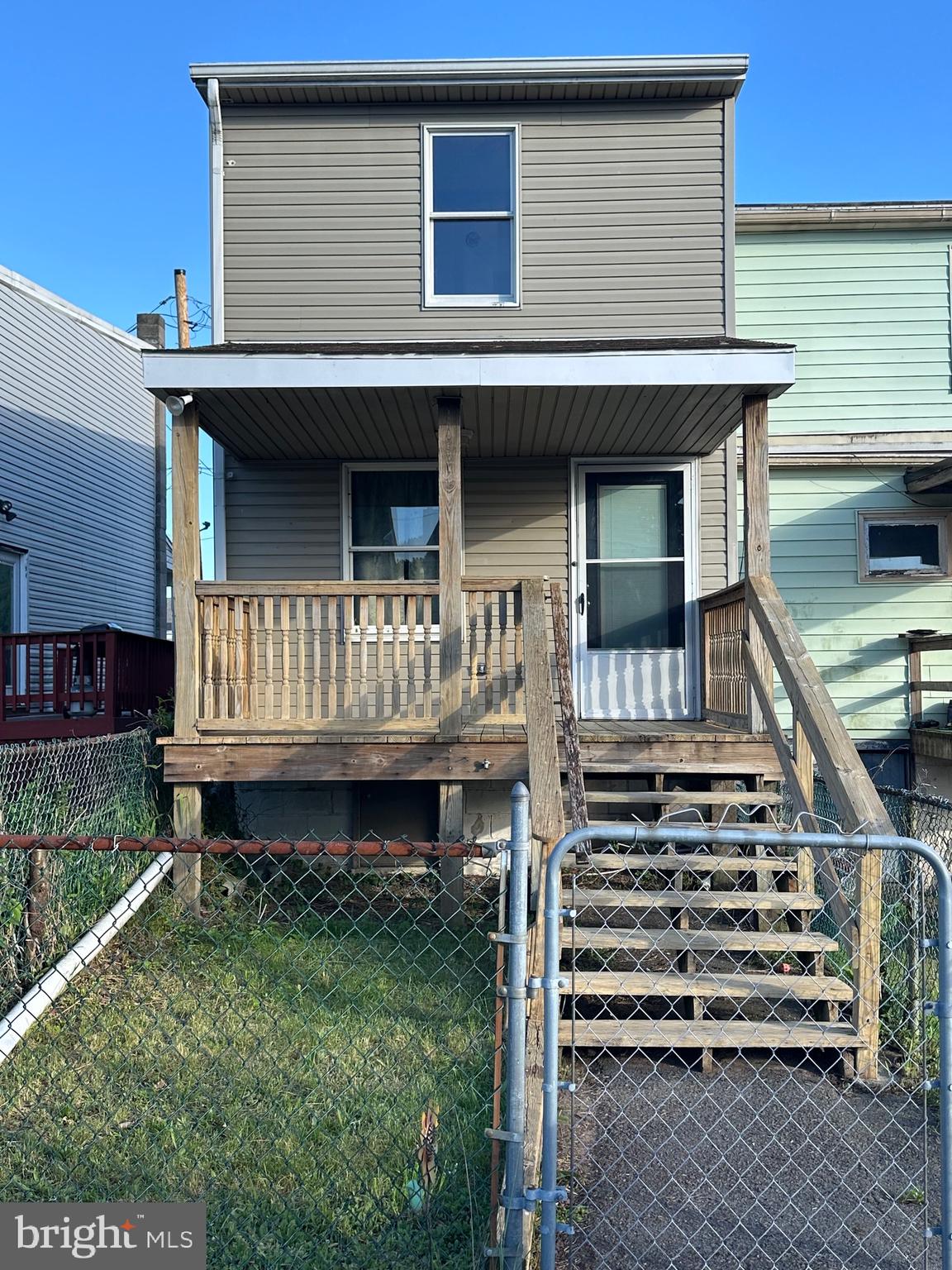FRACKVILLE - Residential