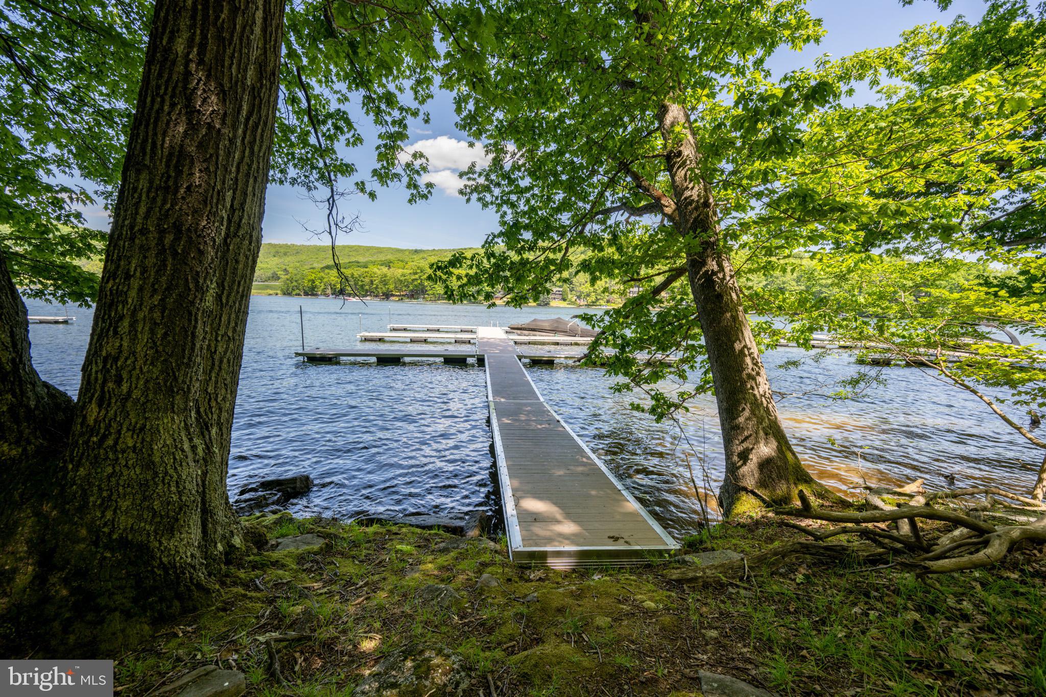 WATERSIDE AT WISP - Residential