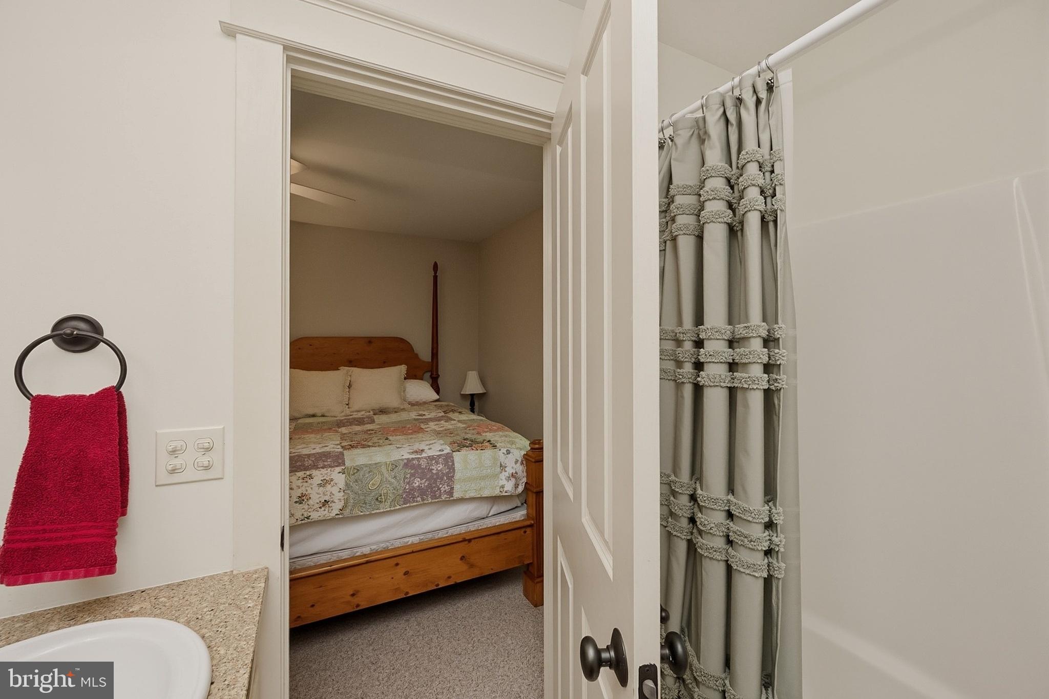 WATERSIDE AT WISP - Residential