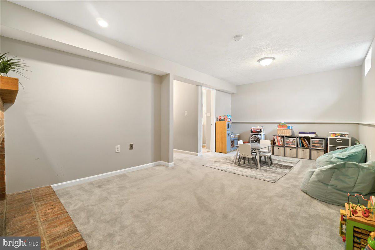 AMBER MEADOWS - Residential