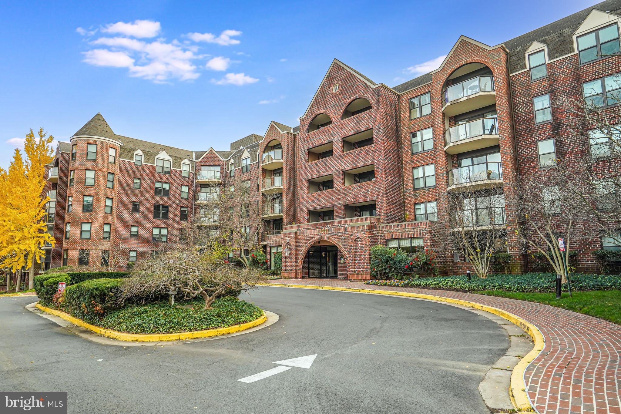 ASTORIA CONDOMINIUM - Residential