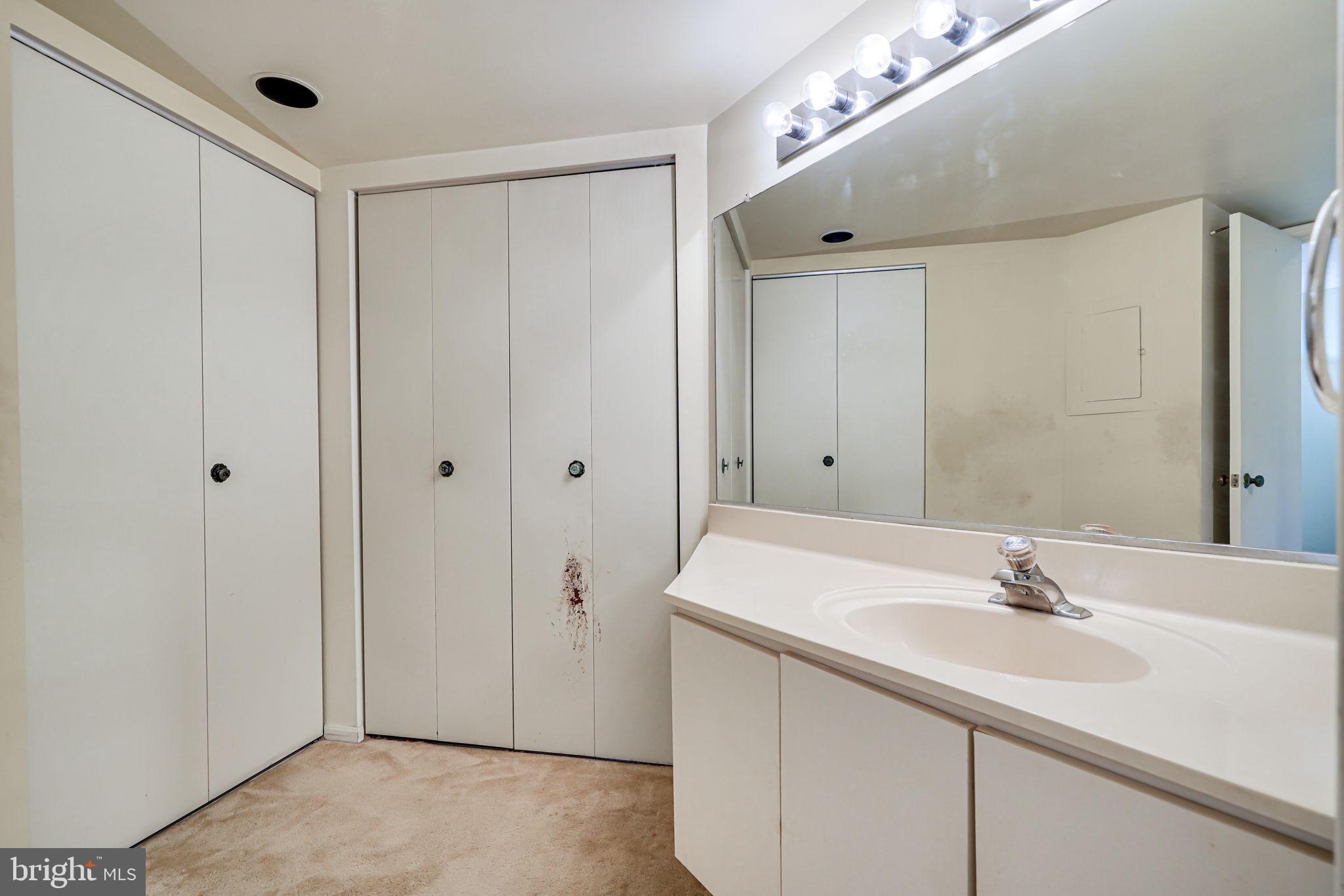 ASTORIA CONDOMINIUM - Residential