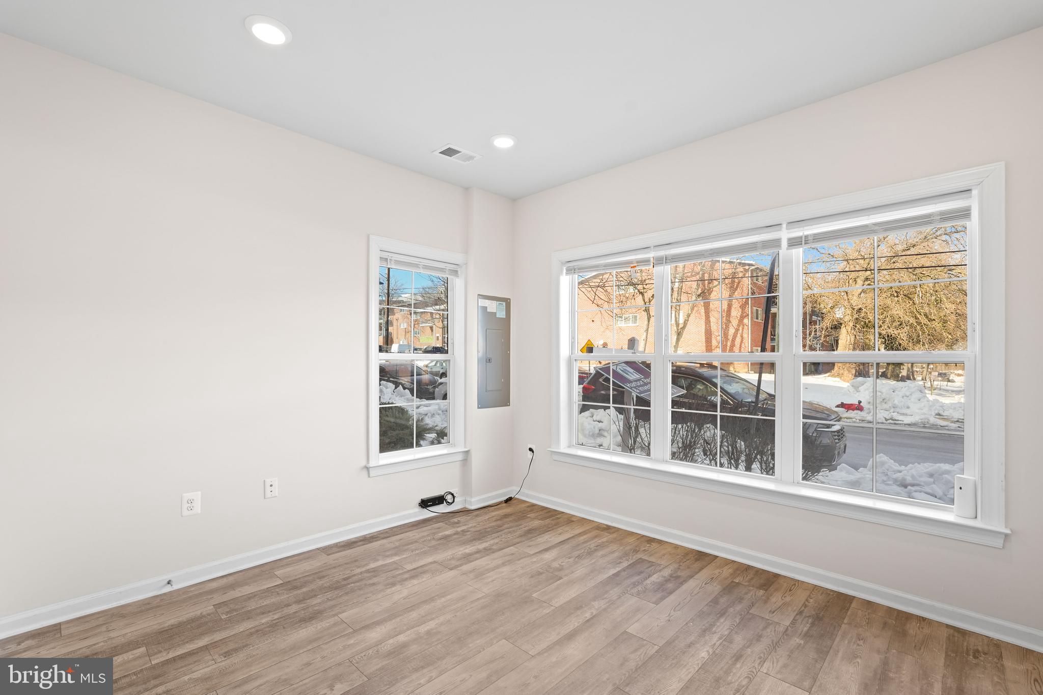 METROPOLITAN AT COLLEGE PARK - Residential