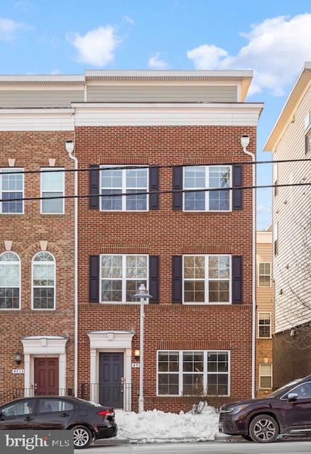 METROPOLITAN AT COLLEGE PARK - Residential