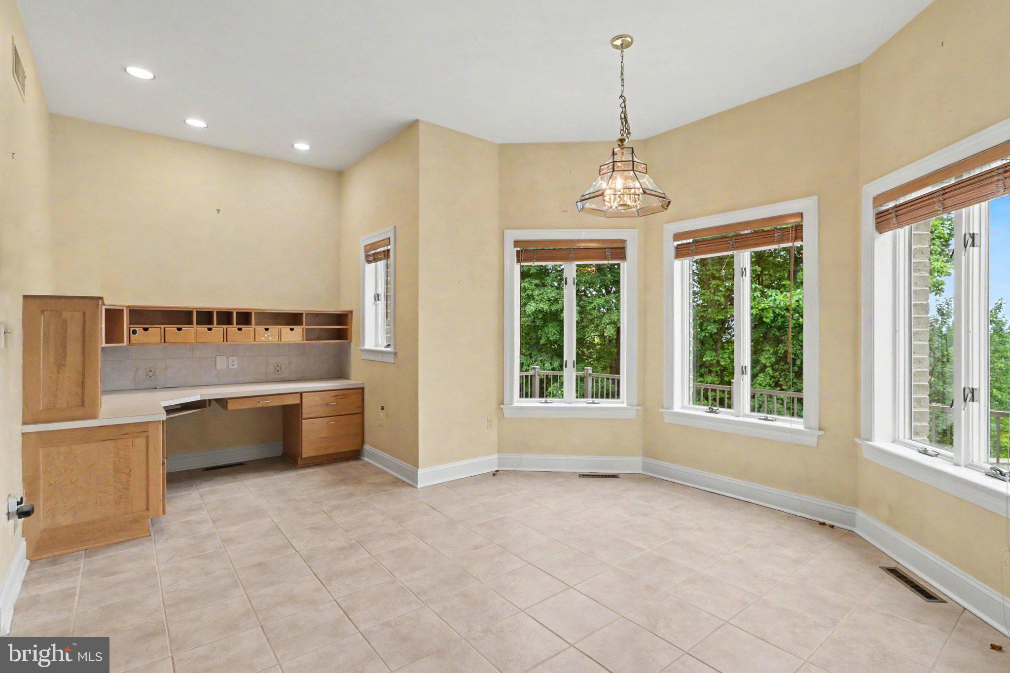FOREST HILLS - Residential