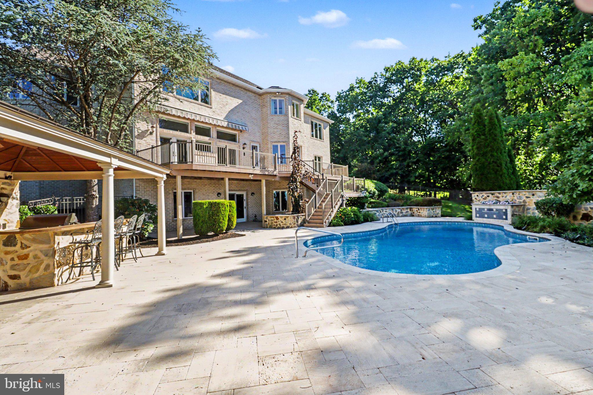 FOREST HILLS - Residential