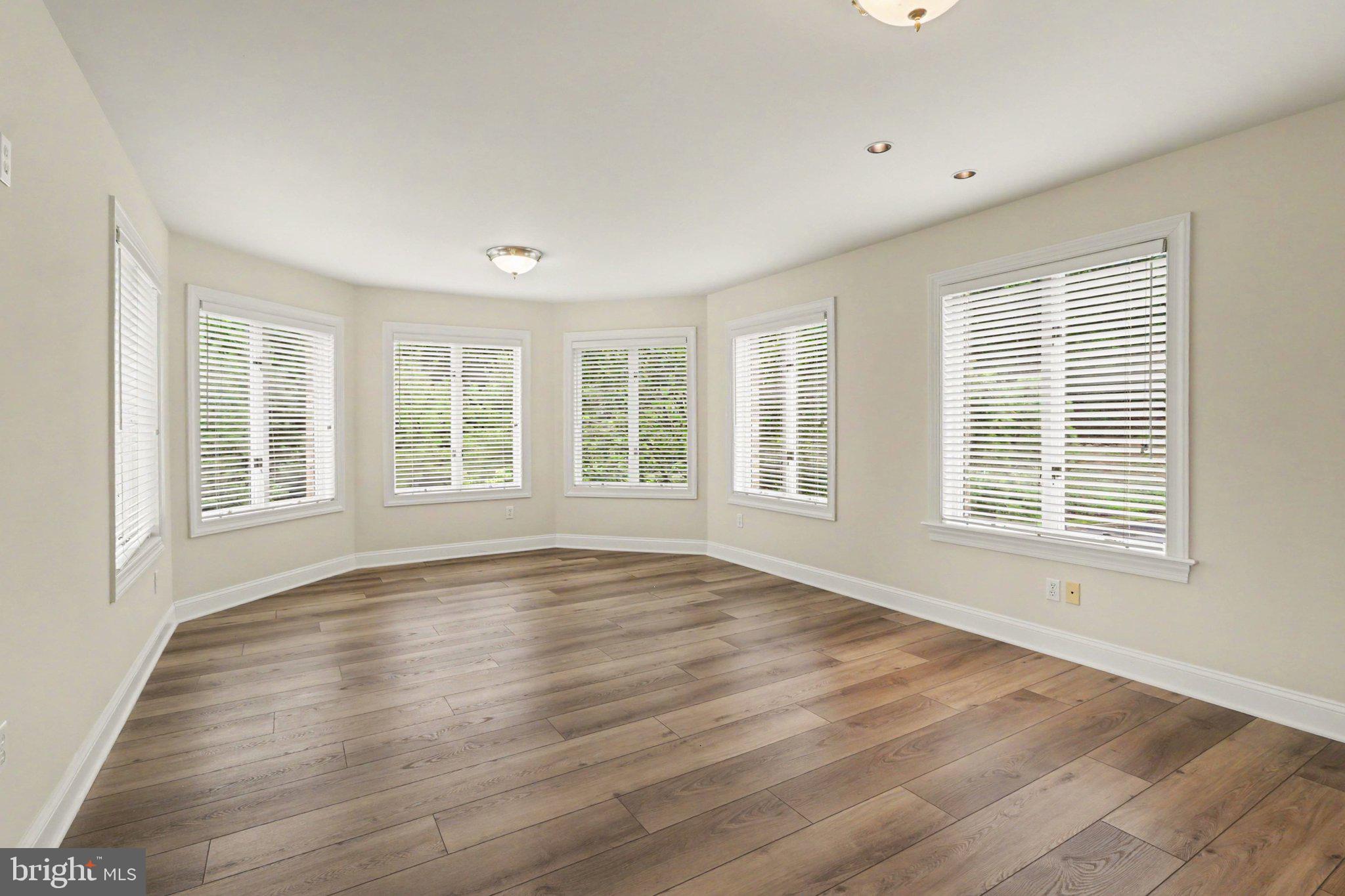 FOREST HILLS - Residential