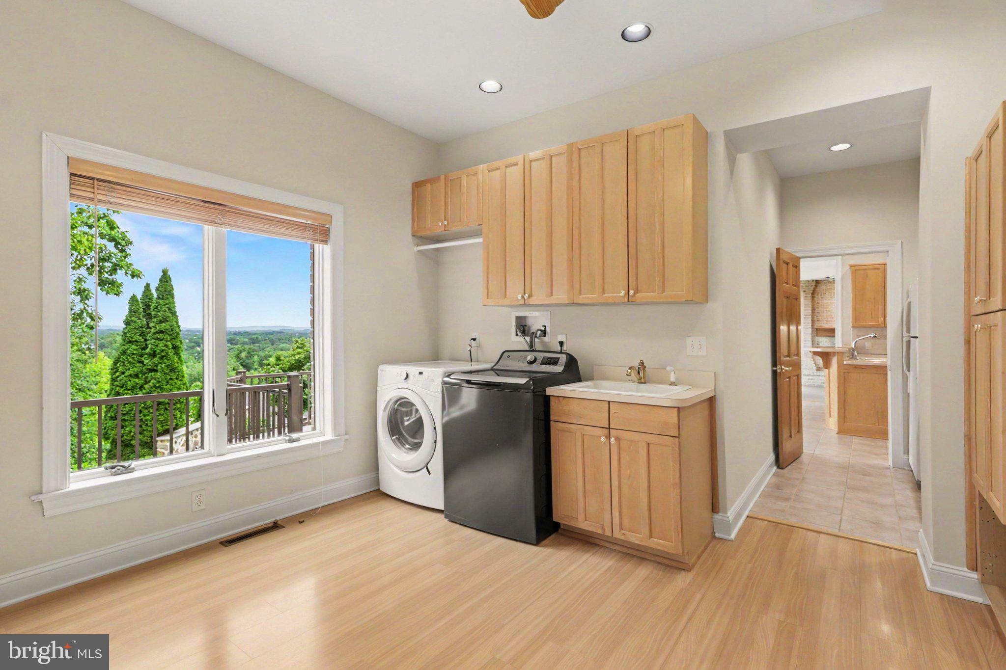 FOREST HILLS - Residential