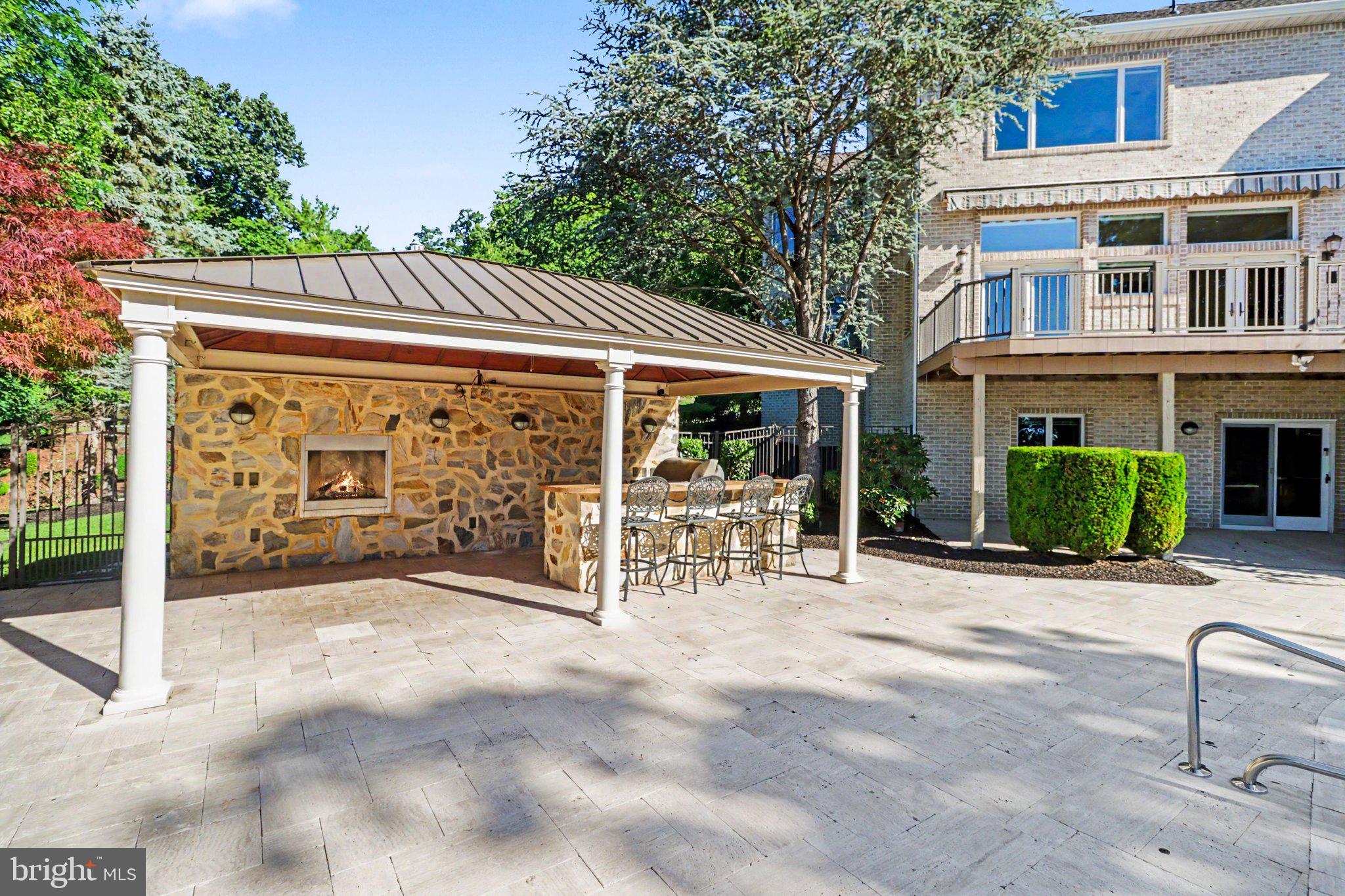 FOREST HILLS - Residential