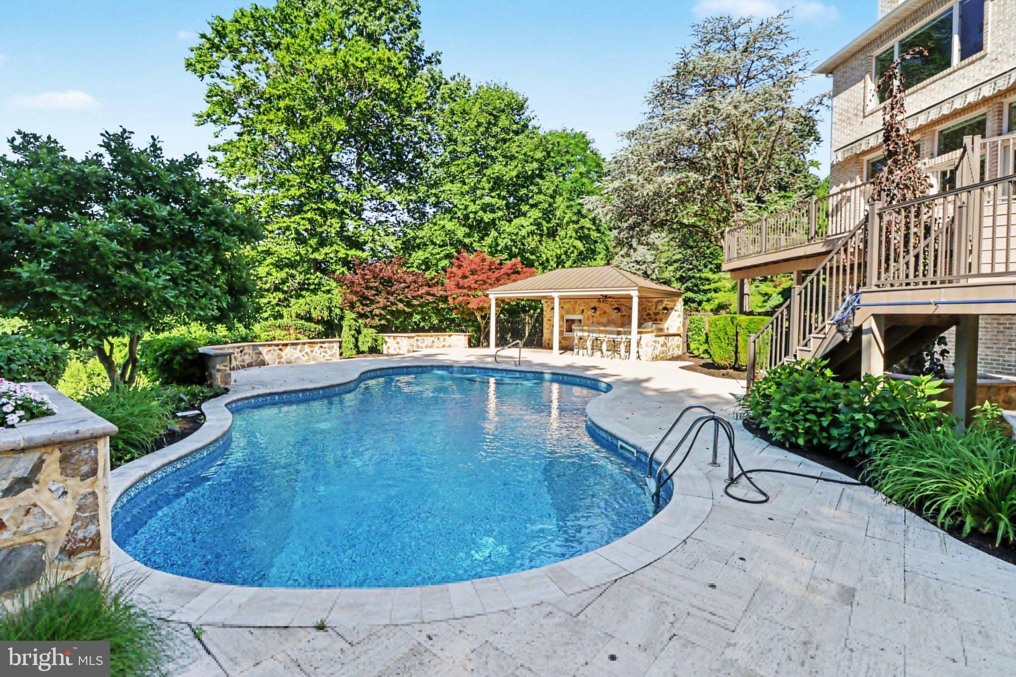 FOREST HILLS - Residential