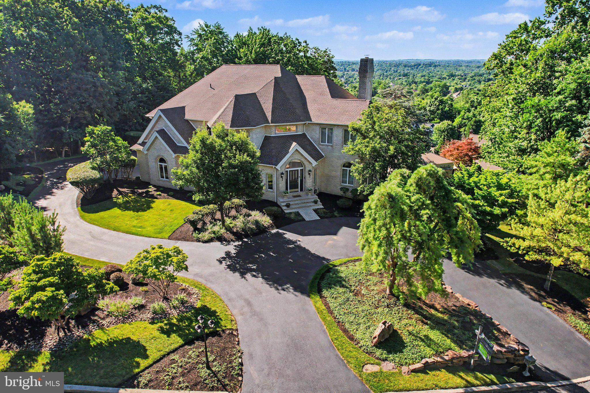 FOREST HILLS - Residential