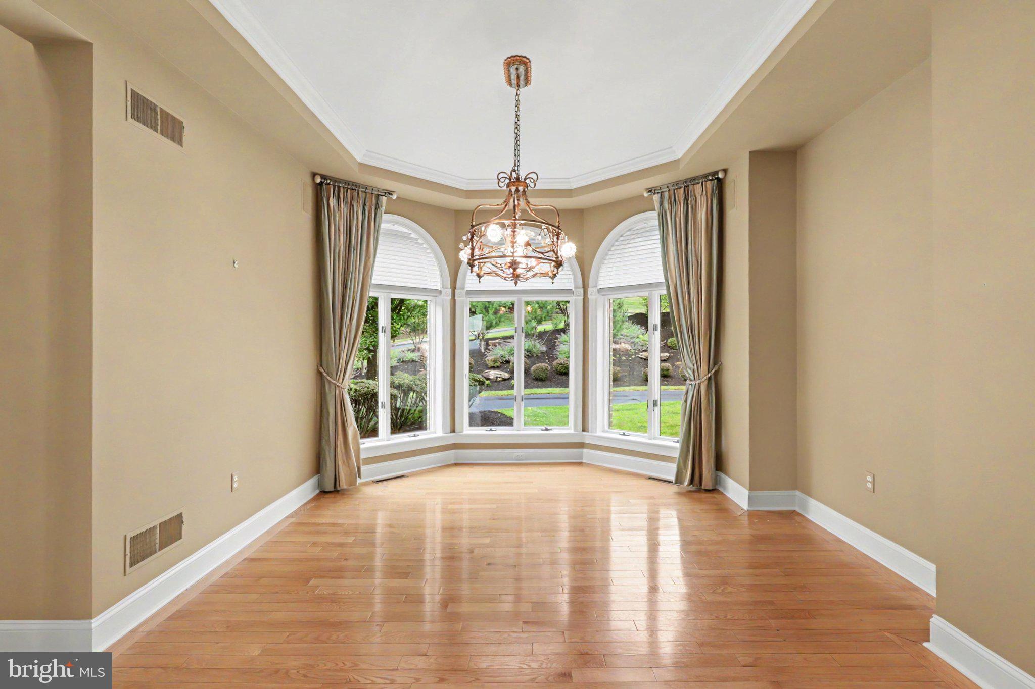 FOREST HILLS - Residential