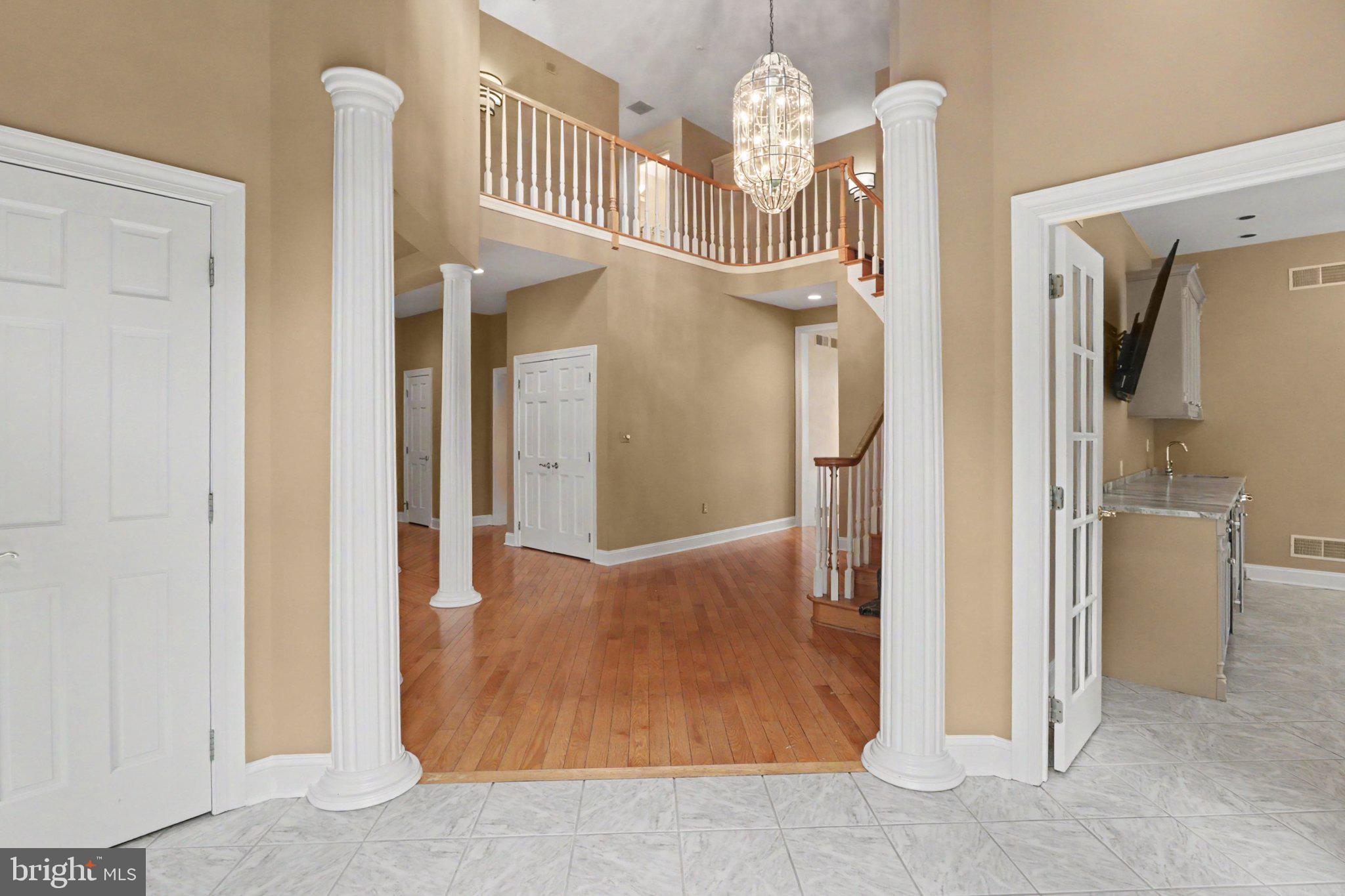 FOREST HILLS - Residential