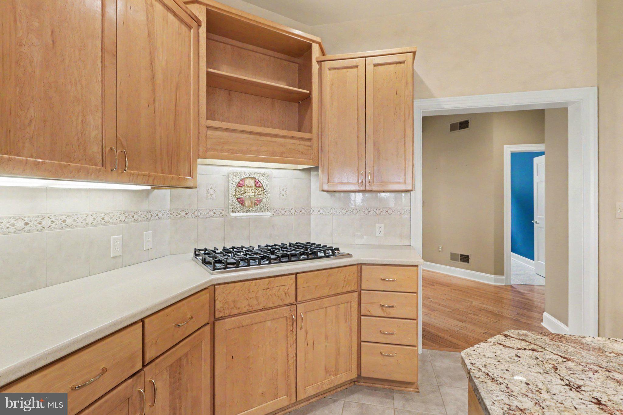 FOREST HILLS - Residential