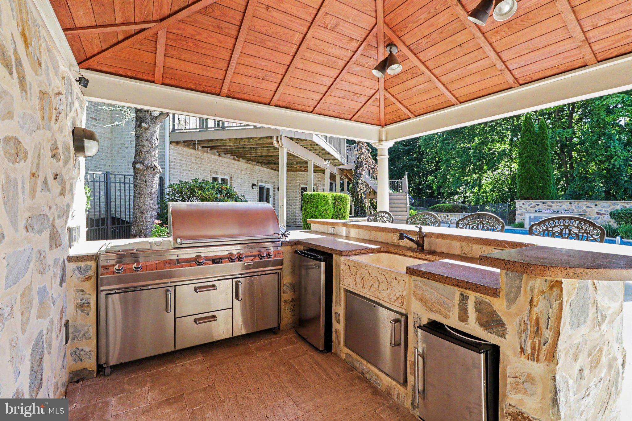 FOREST HILLS - Residential