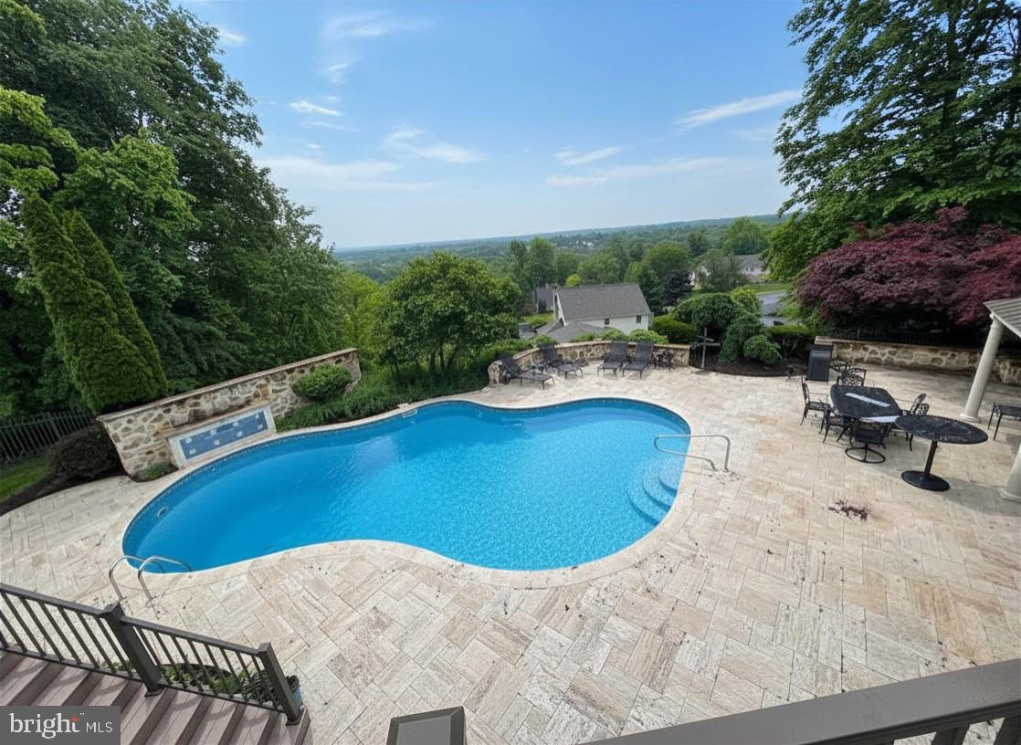 FOREST HILLS - Residential