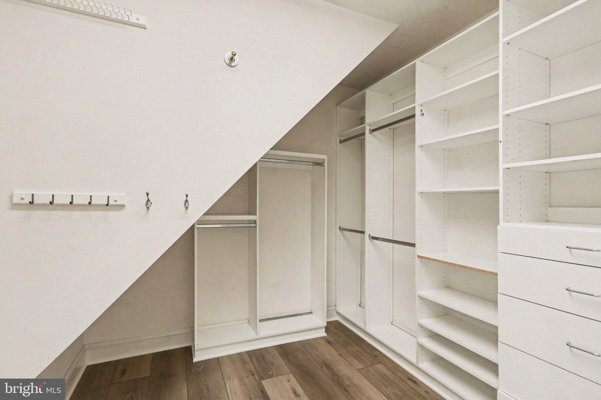 FOREST HILLS - Residential