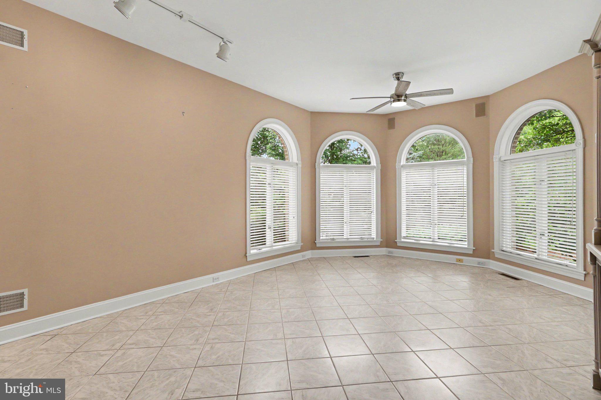 FOREST HILLS - Residential